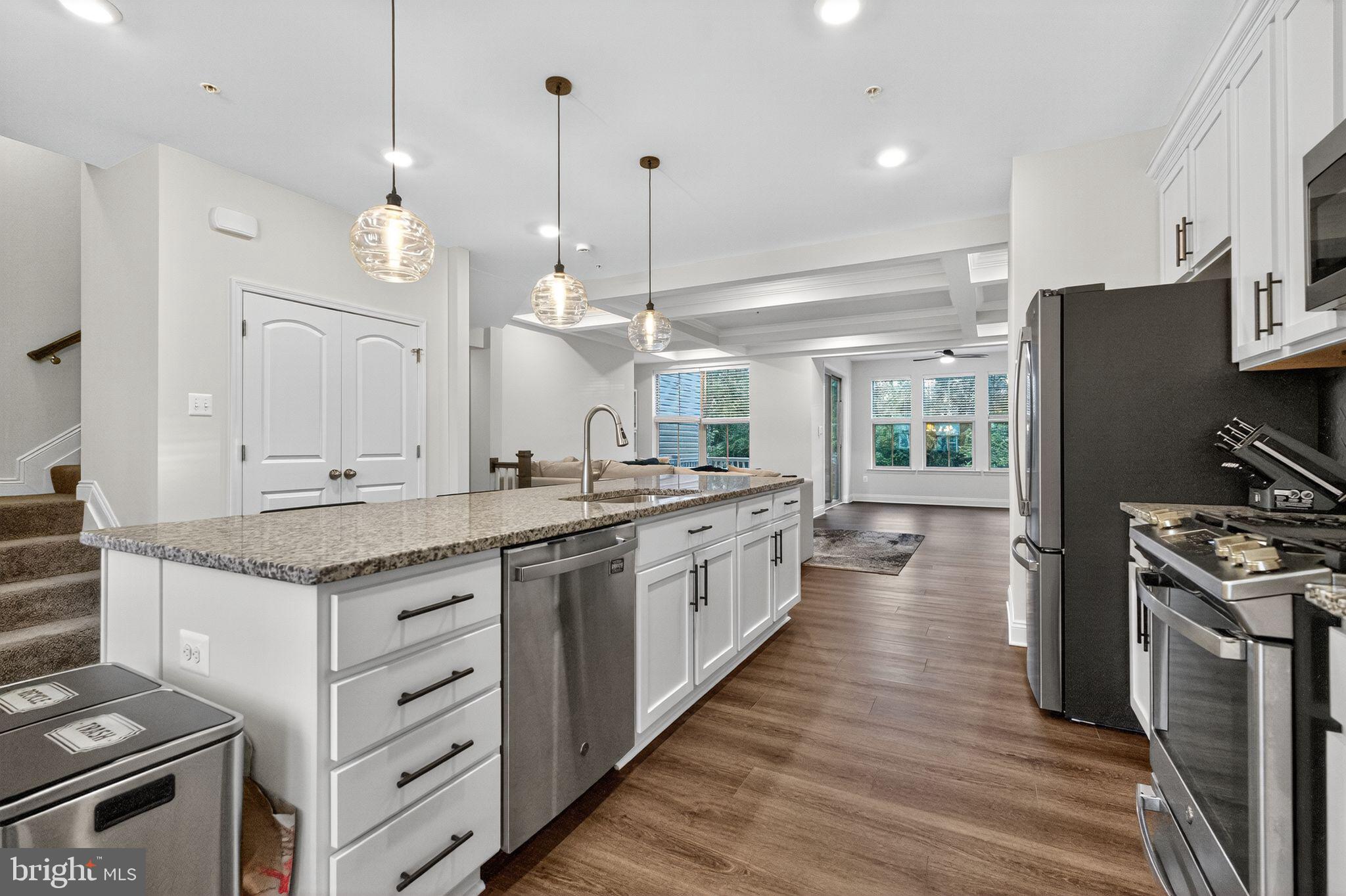 Real estate listing preview #12