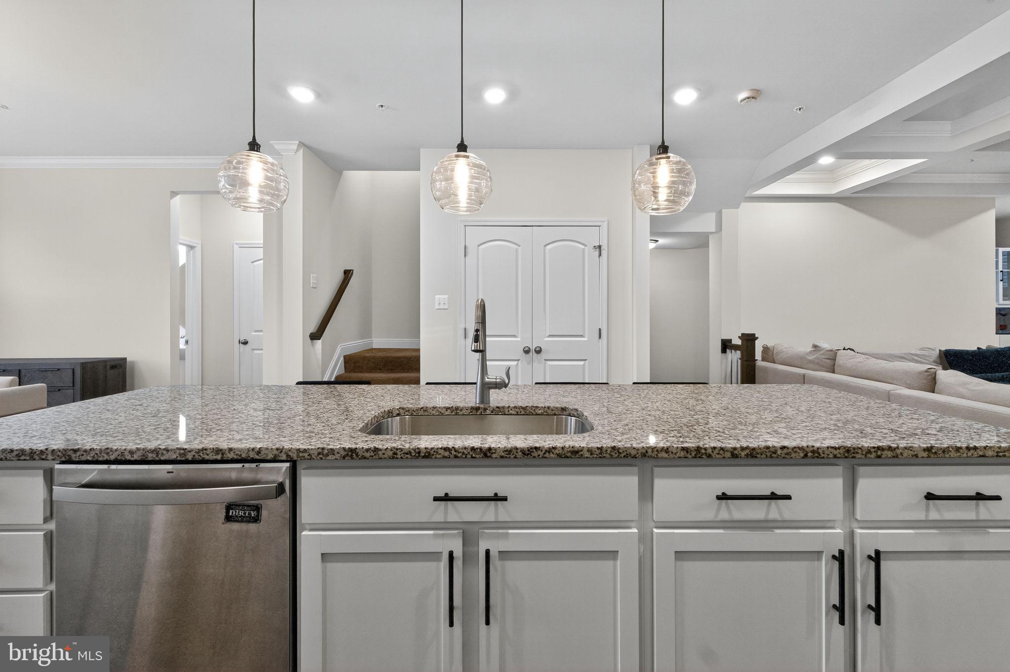 Real estate listing preview #13