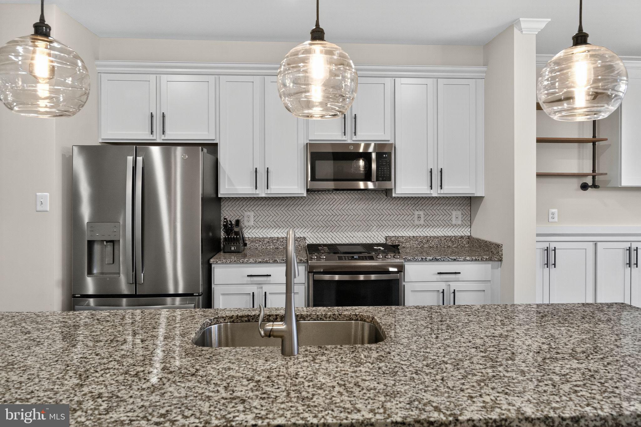 Real estate listing preview #14