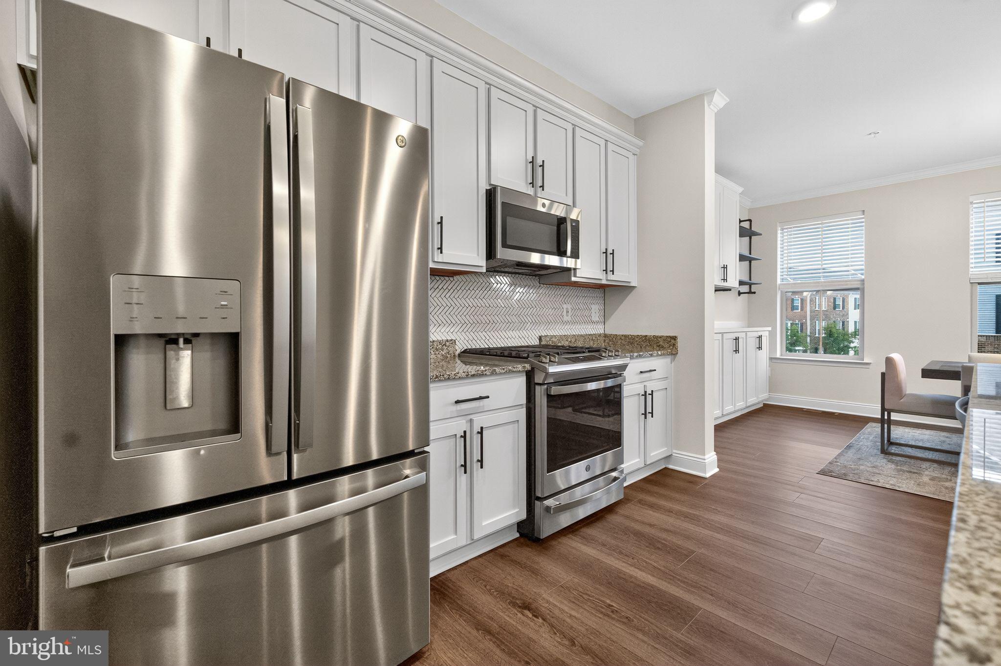 Real estate listing preview #16