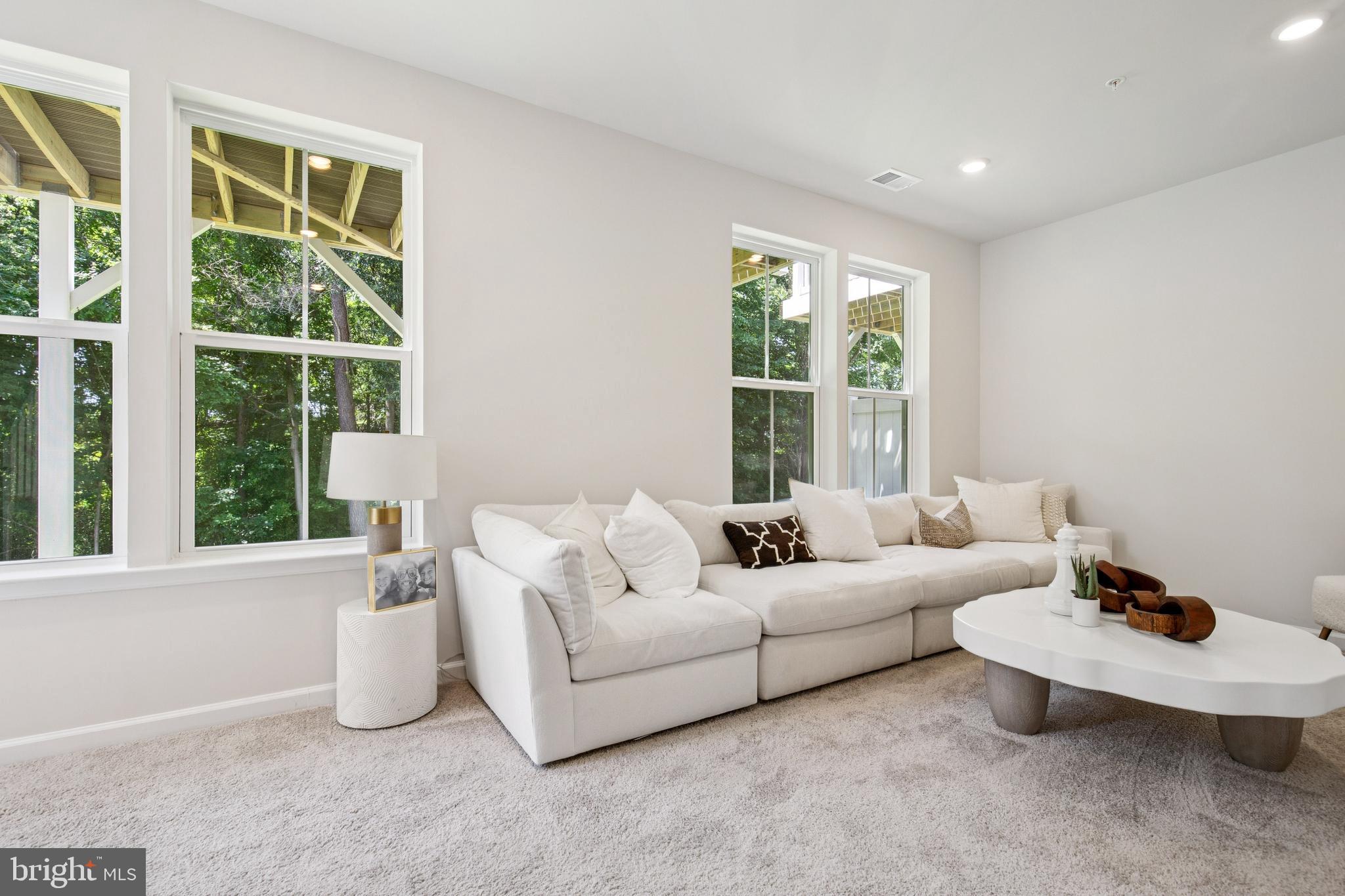 Real estate listing preview #2