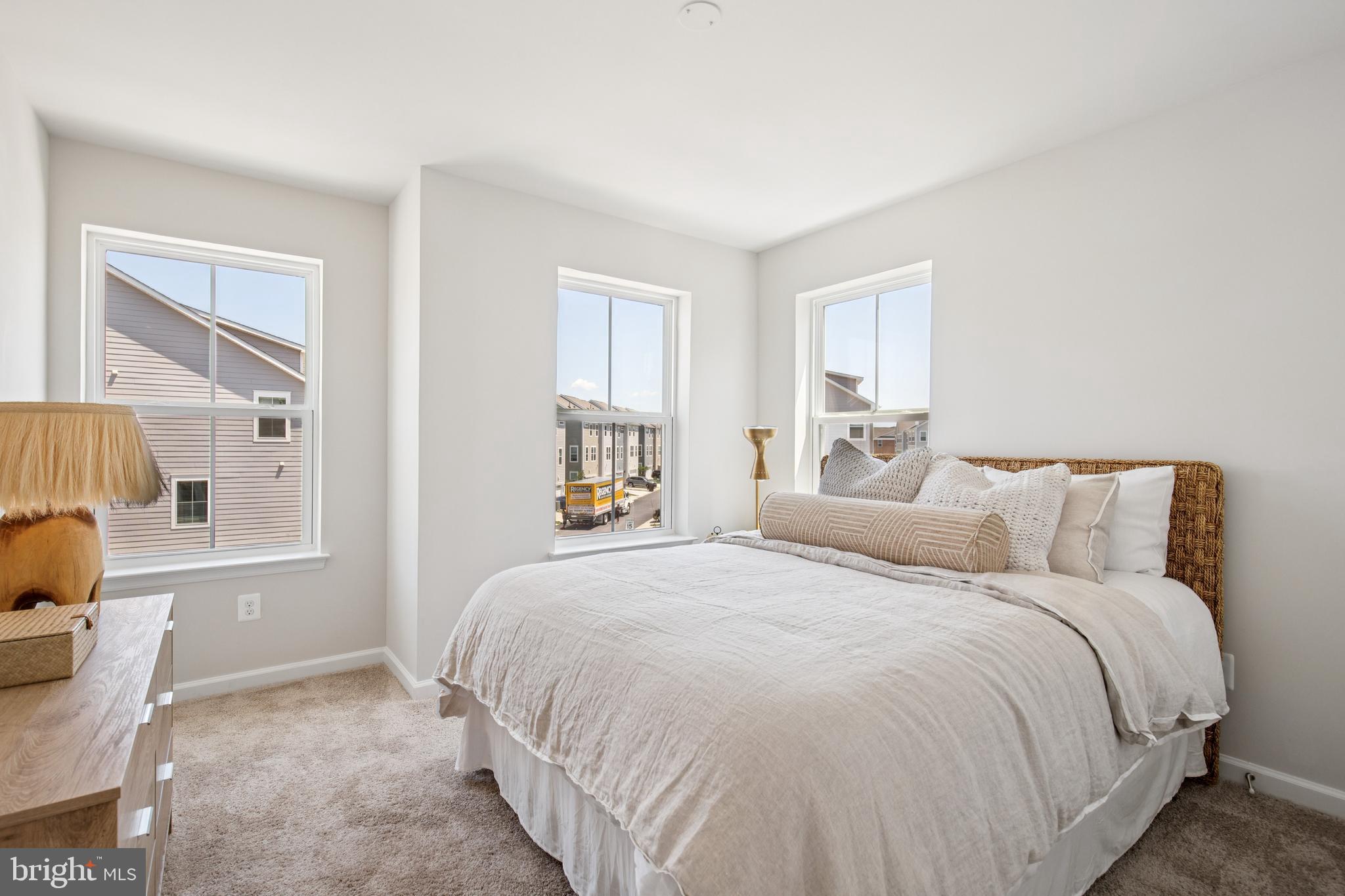 Real estate listing preview #16