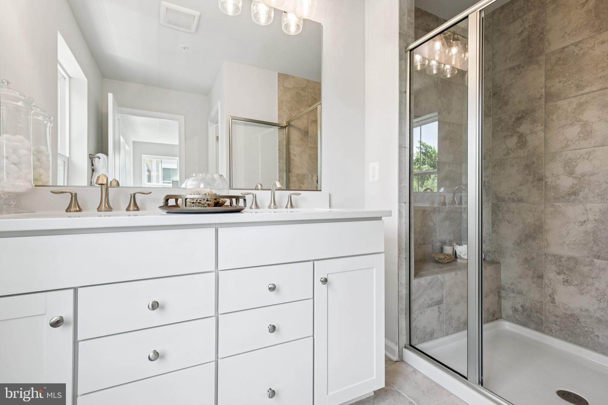 Real estate listing preview #18