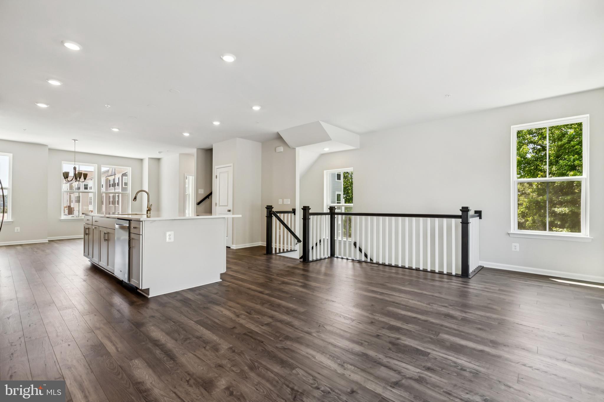 Real estate listing preview #24