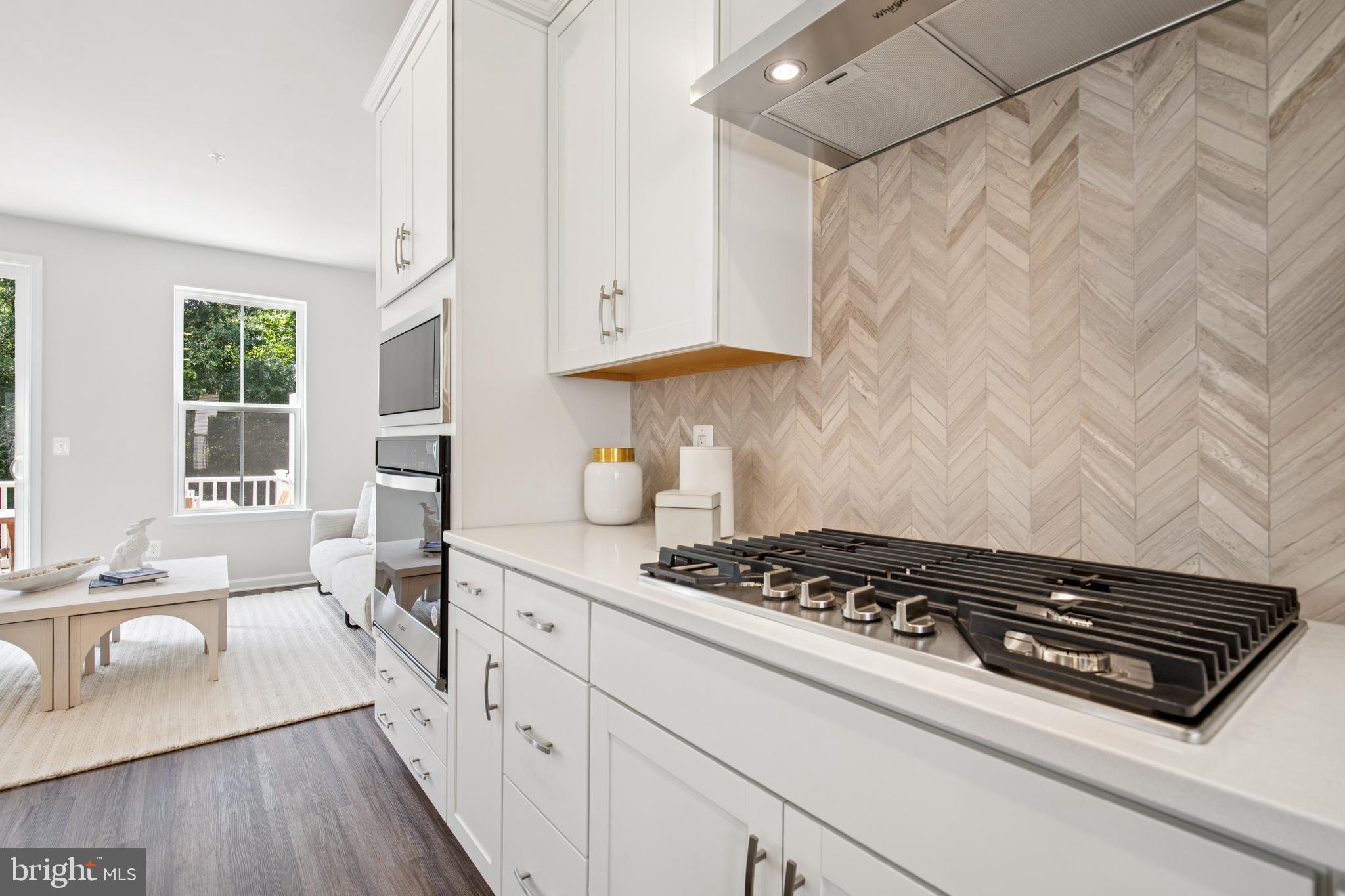 Real estate listing preview #11