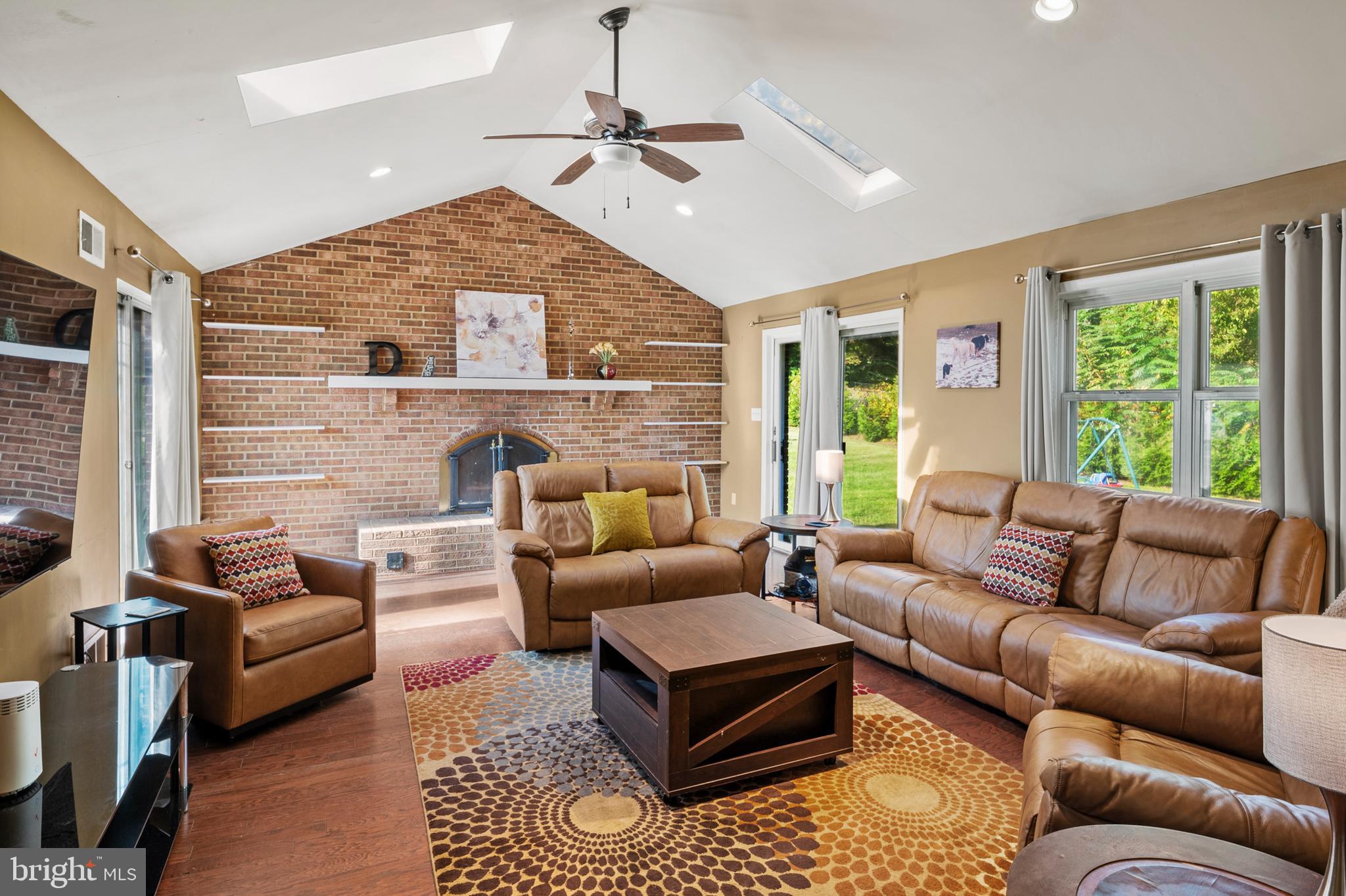 Real estate listing preview #15