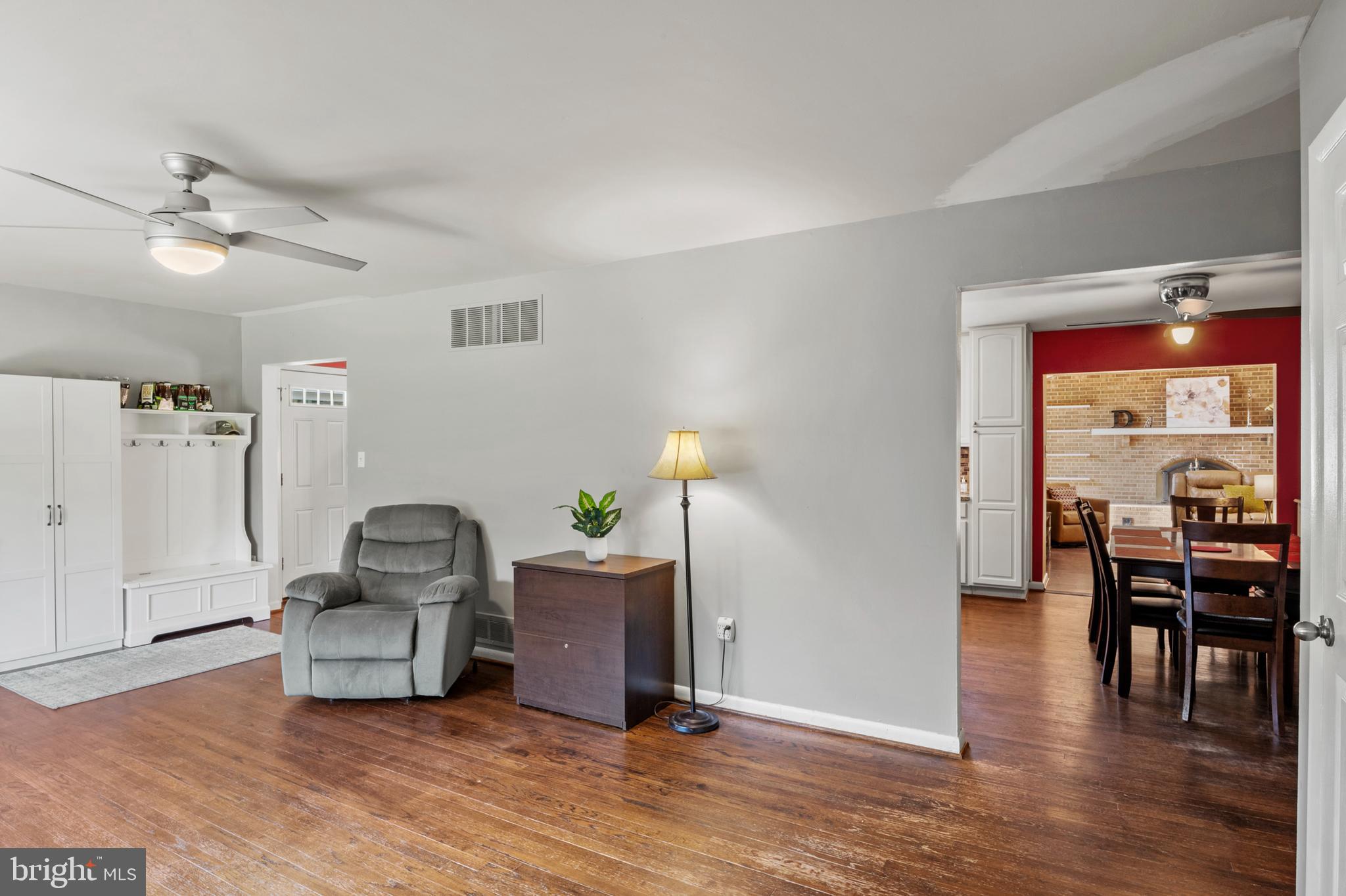 Real estate listing preview #6