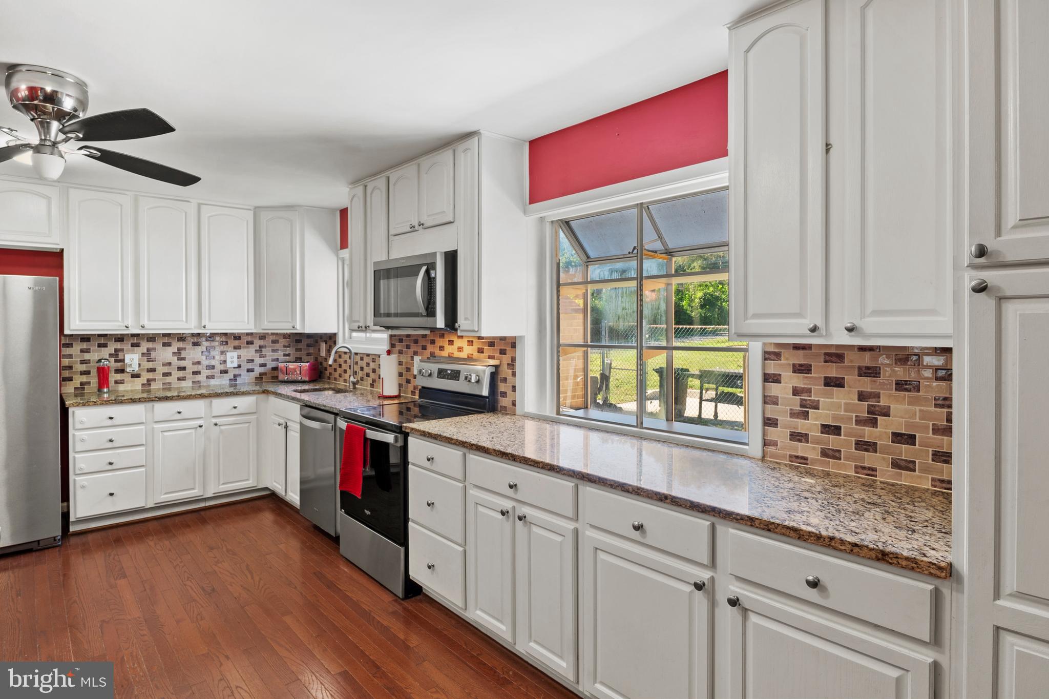 Real estate listing preview #12