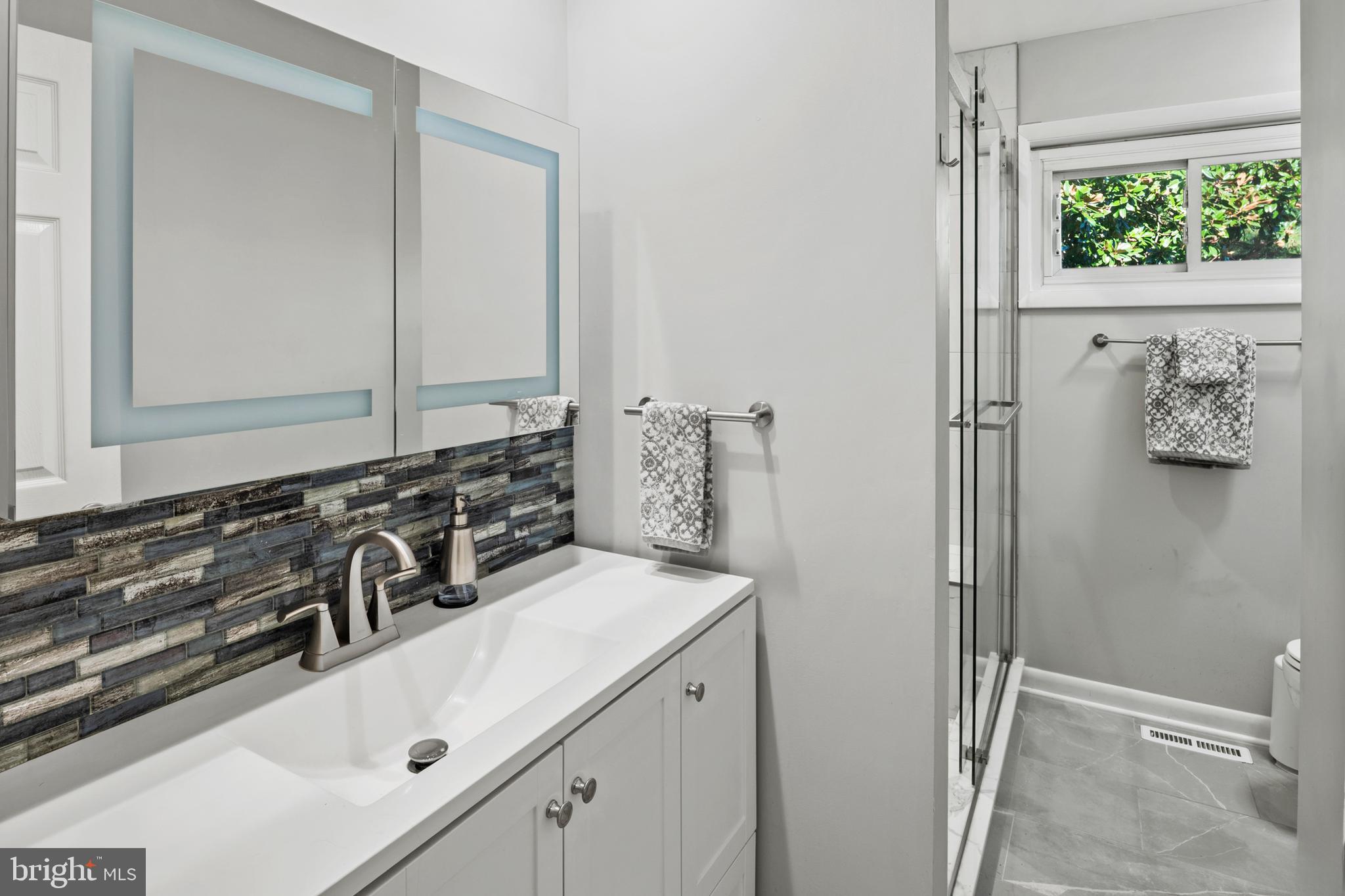 Real estate listing preview #24