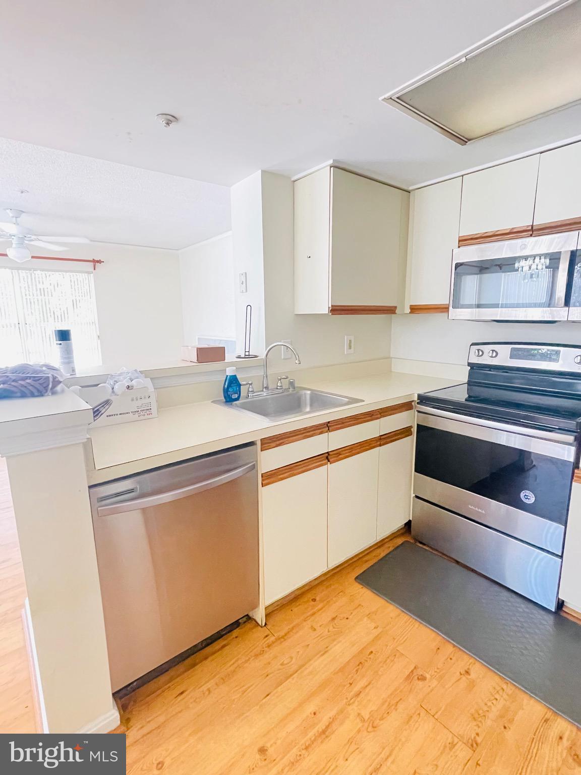 Real estate listing preview #6