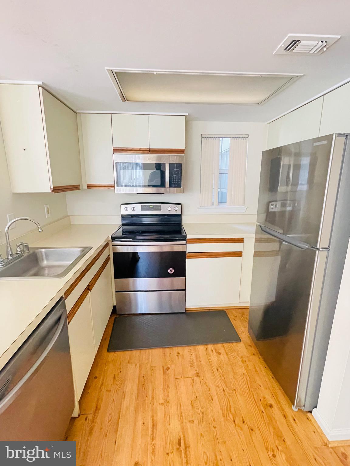 Real estate listing preview #5