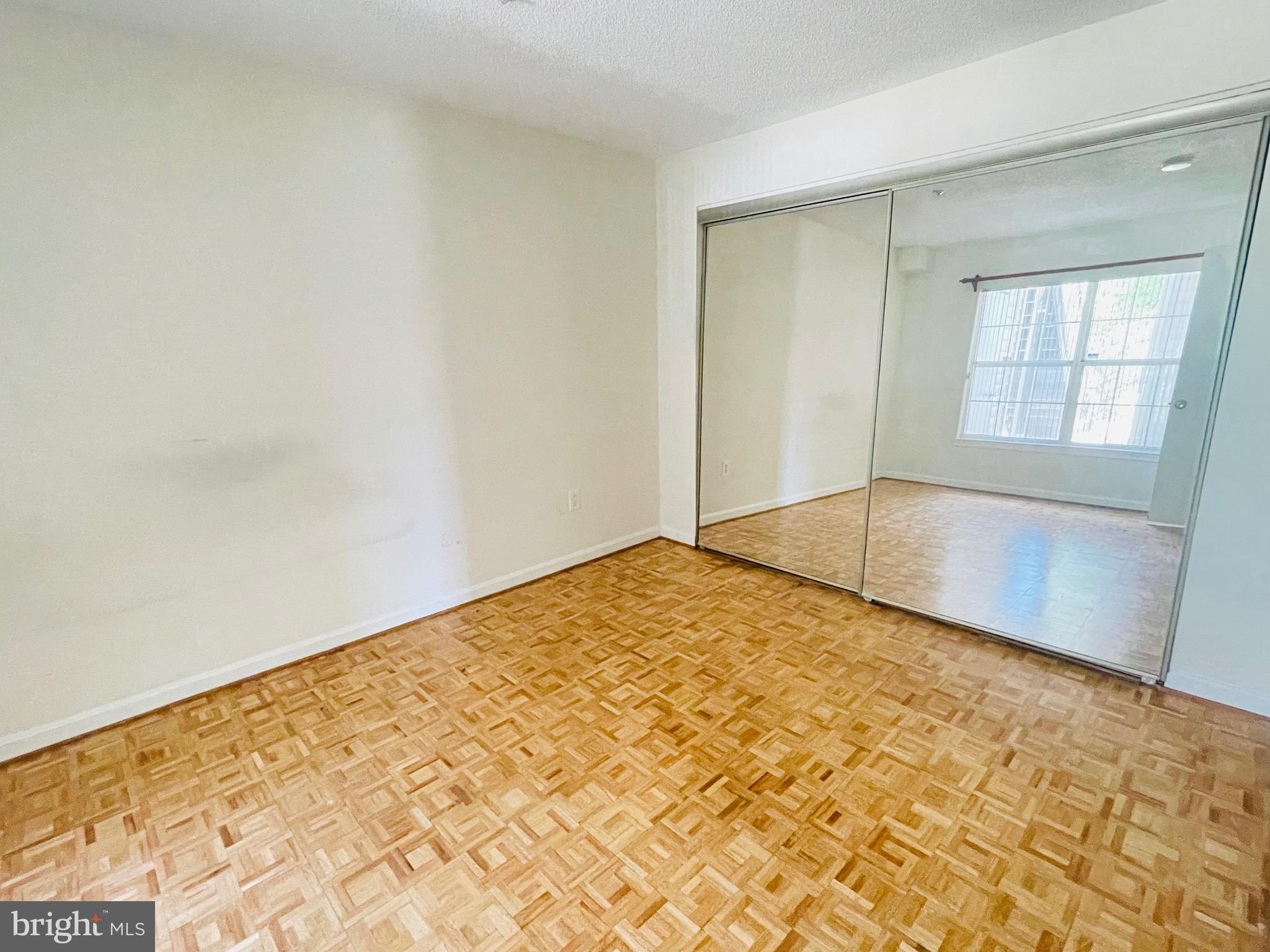 Real estate listing preview #8