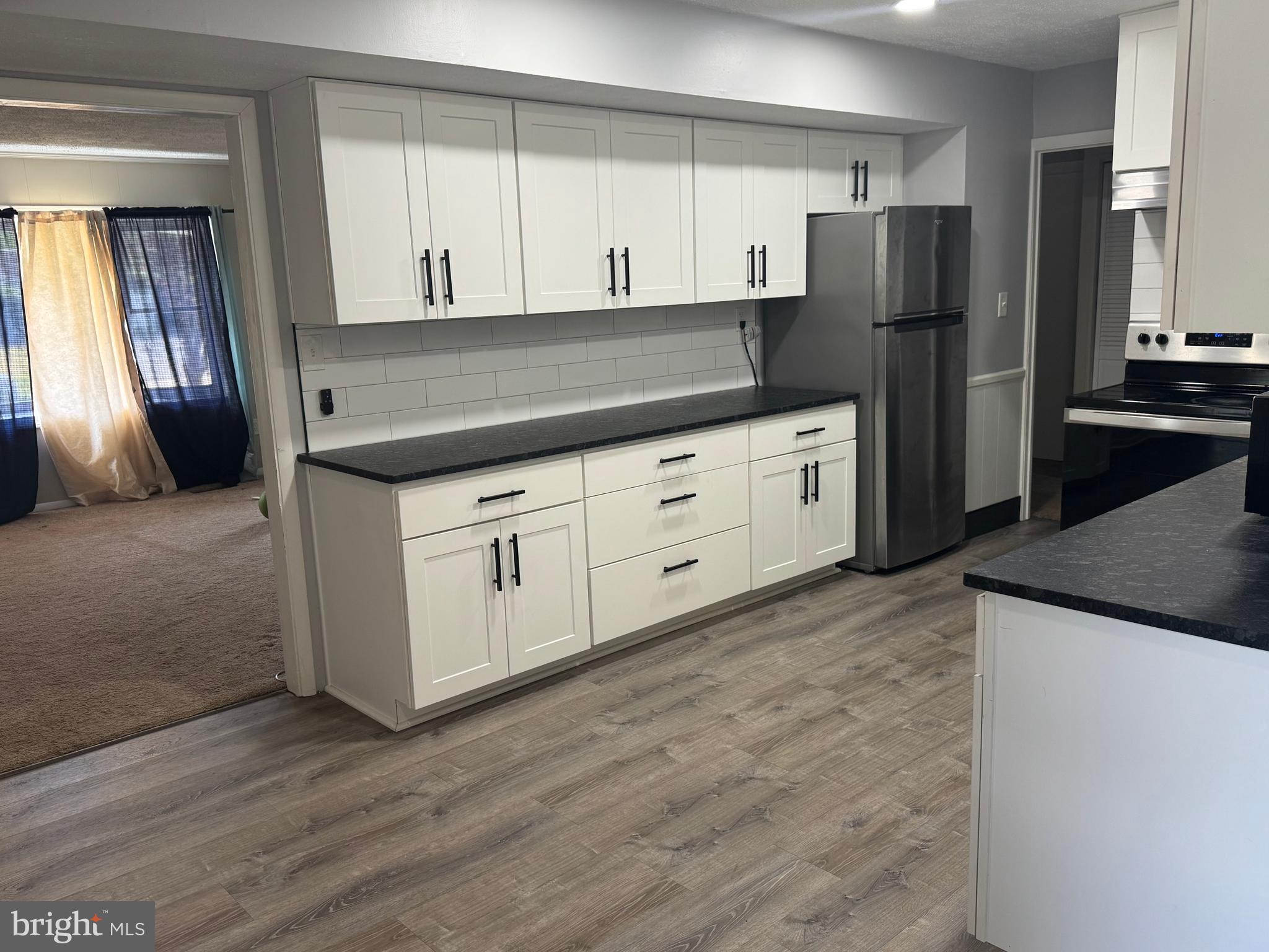 Real estate listing preview #12