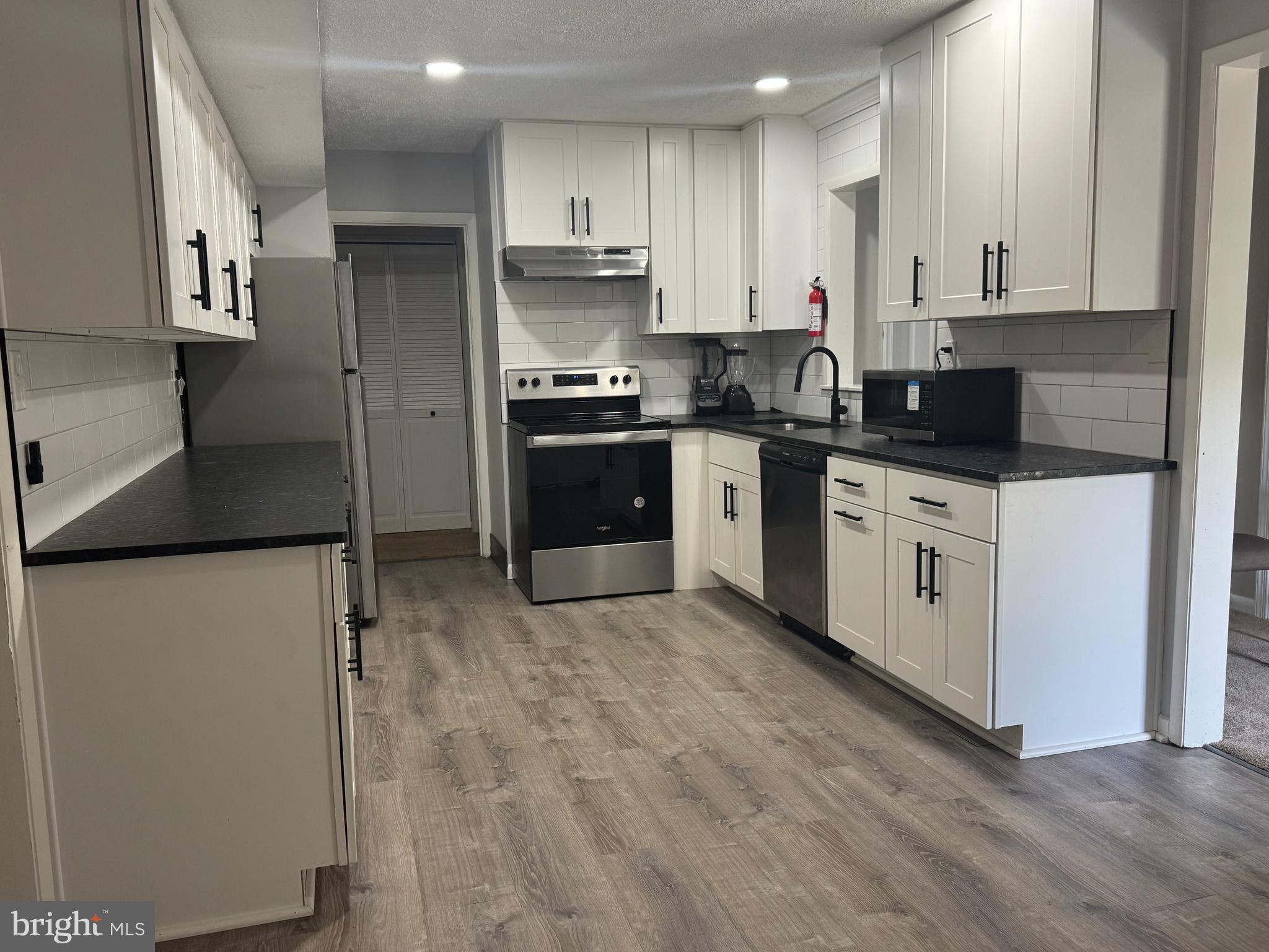 Real estate listing preview #11