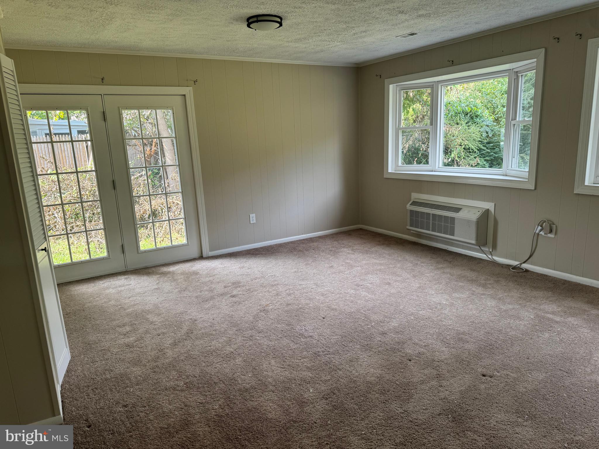 Real estate listing preview #14