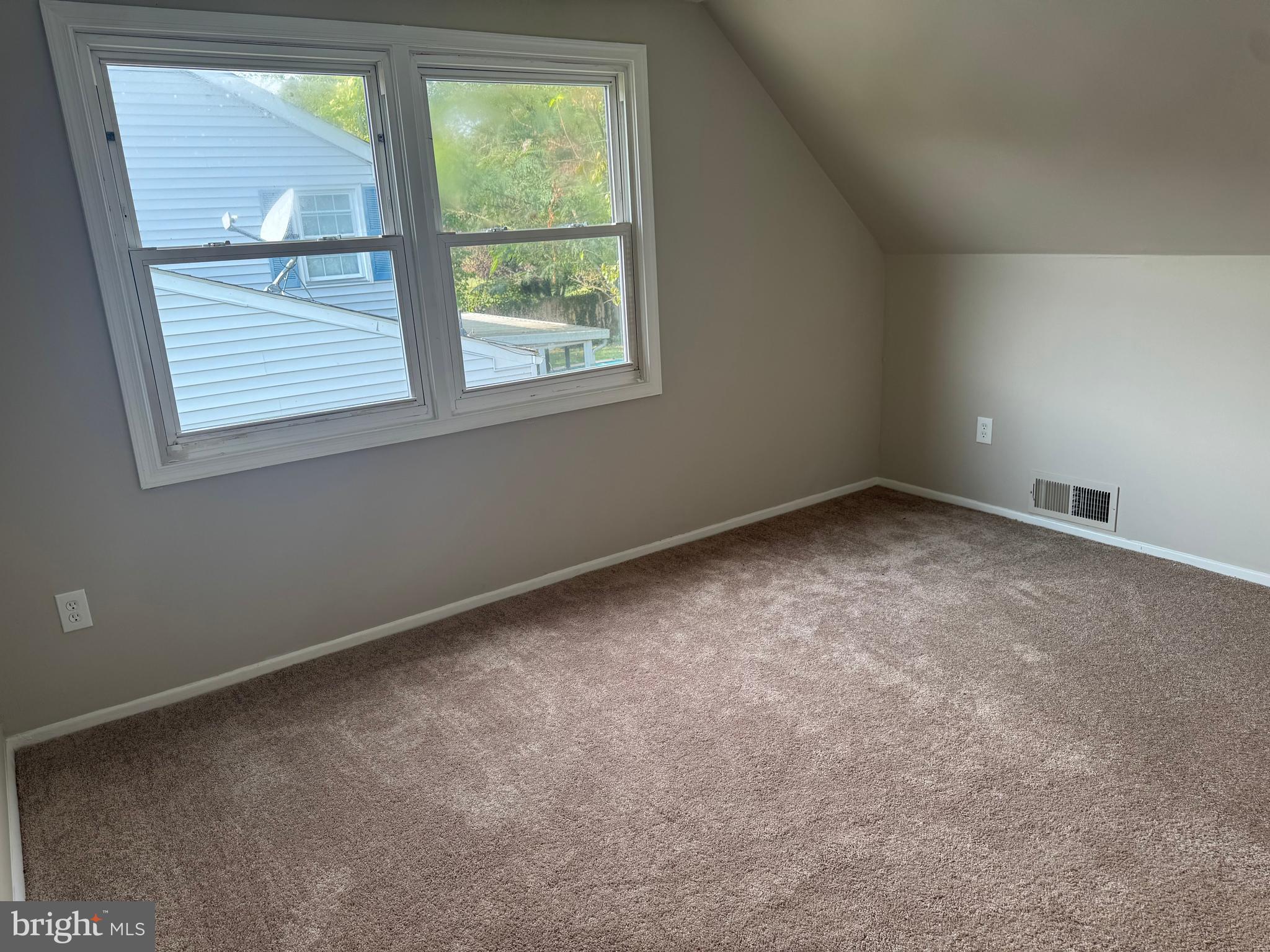 Real estate listing preview #16