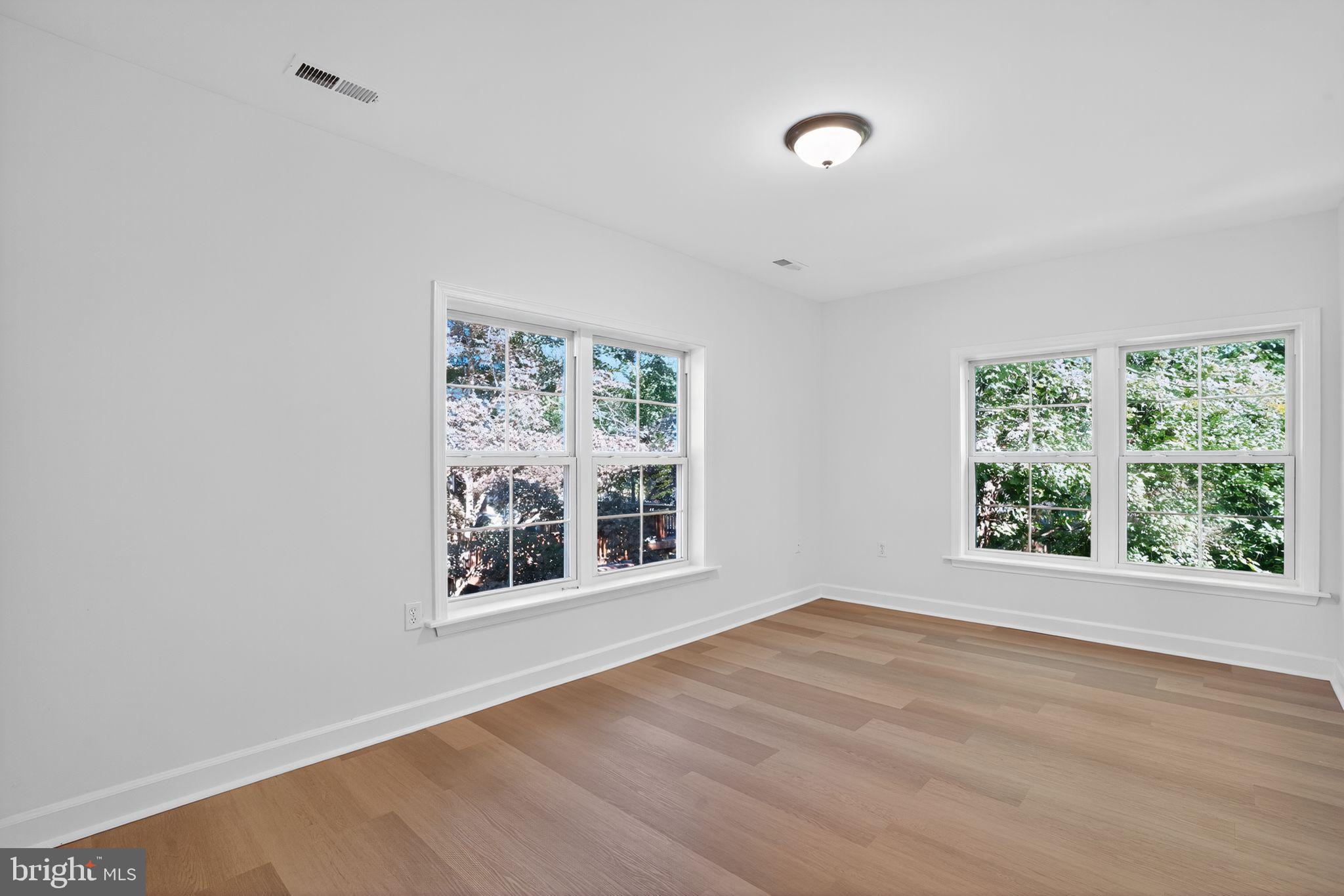 Real estate listing preview #13