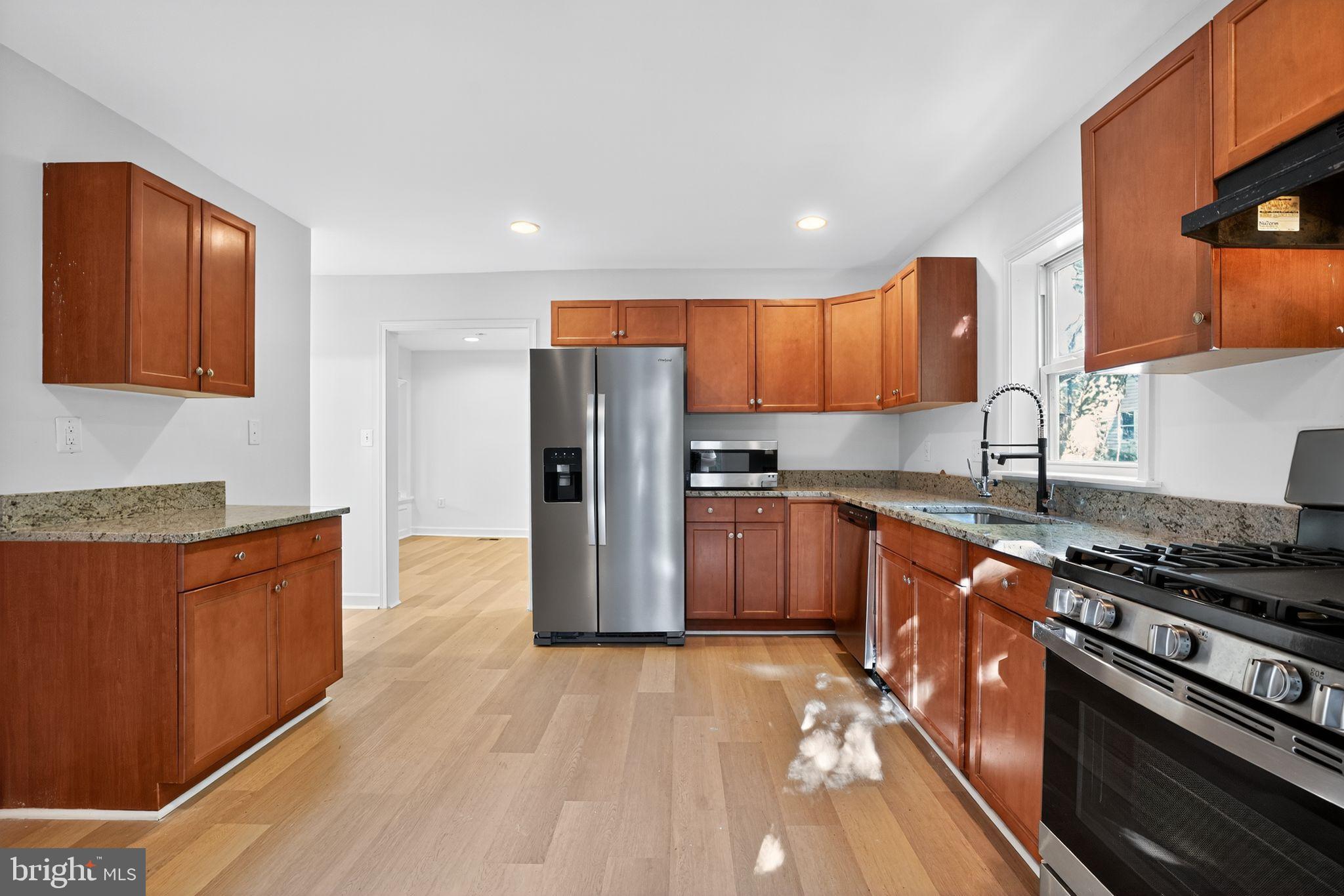 Real estate listing preview #16