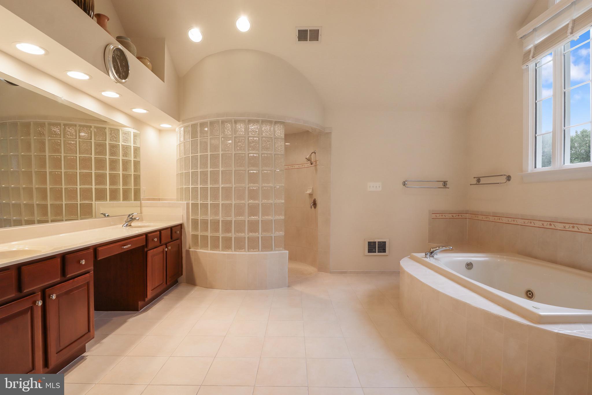 Real estate listing preview #46