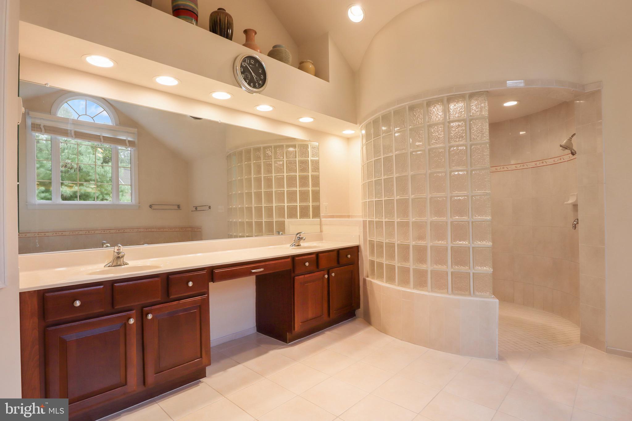 Real estate listing preview #47