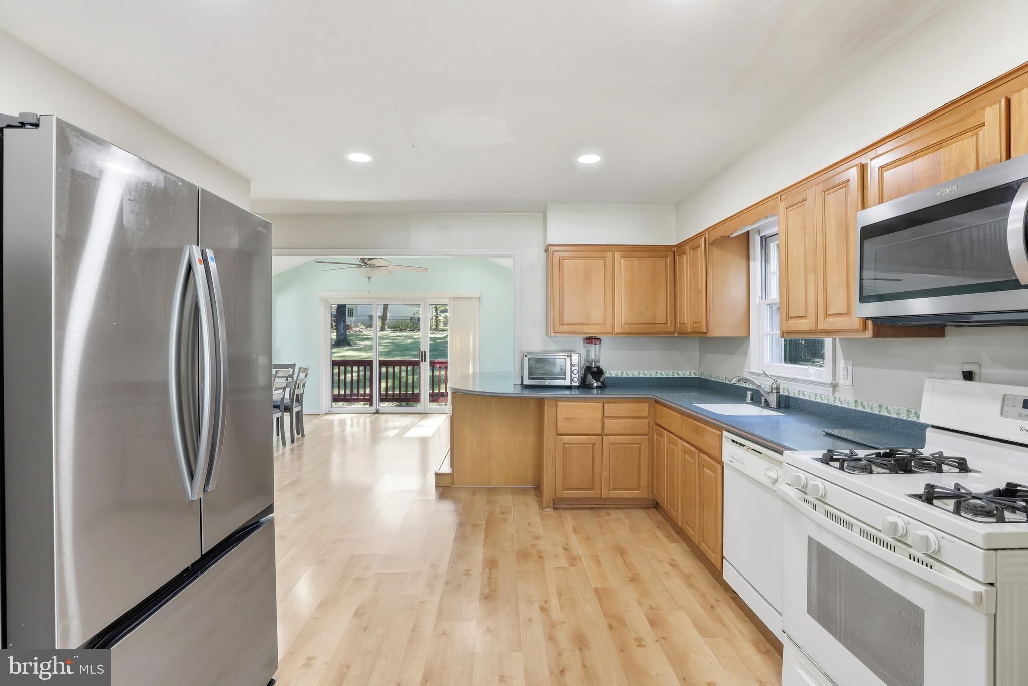 Real estate listing preview #8