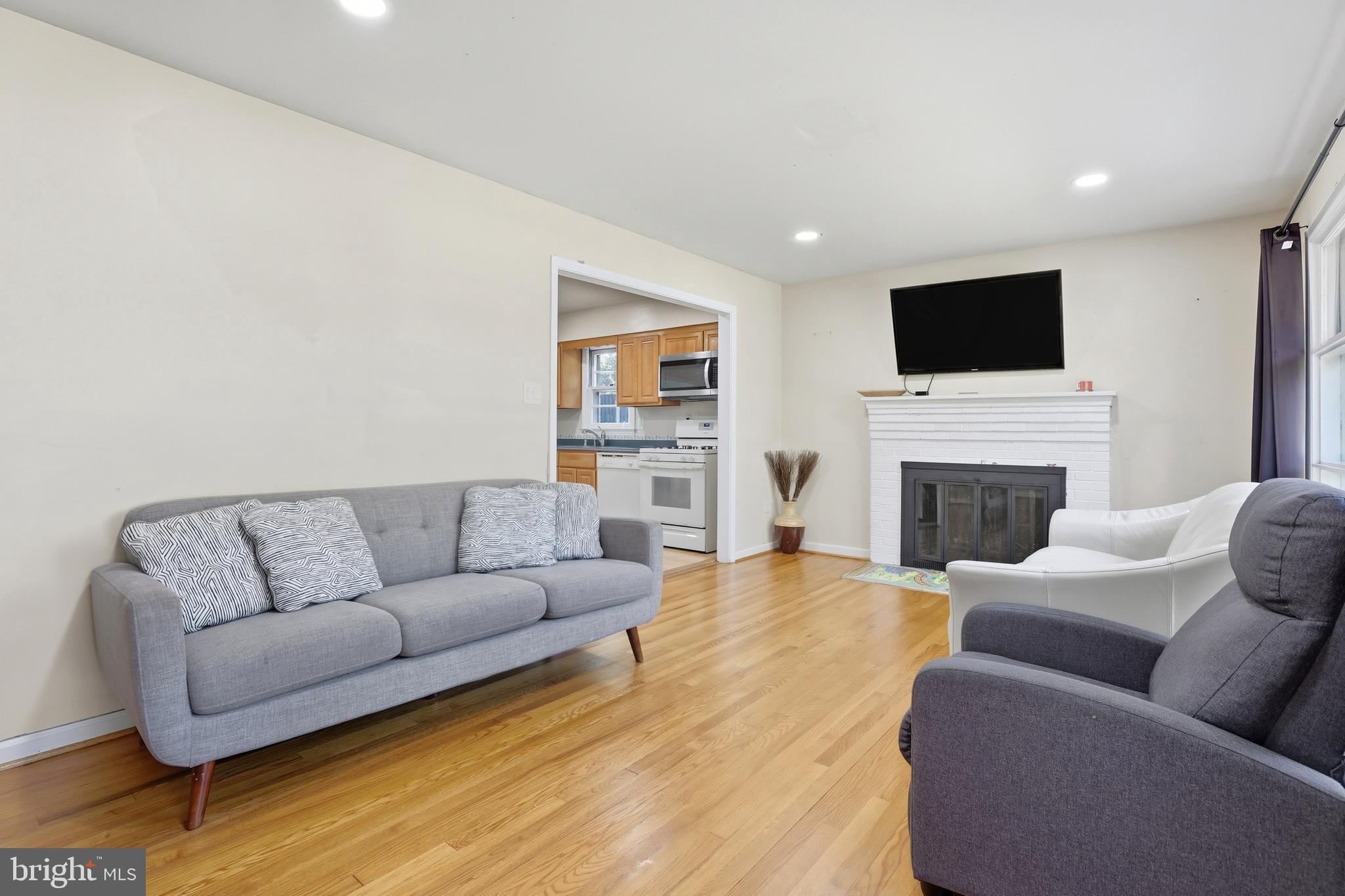 Real estate listing preview #5