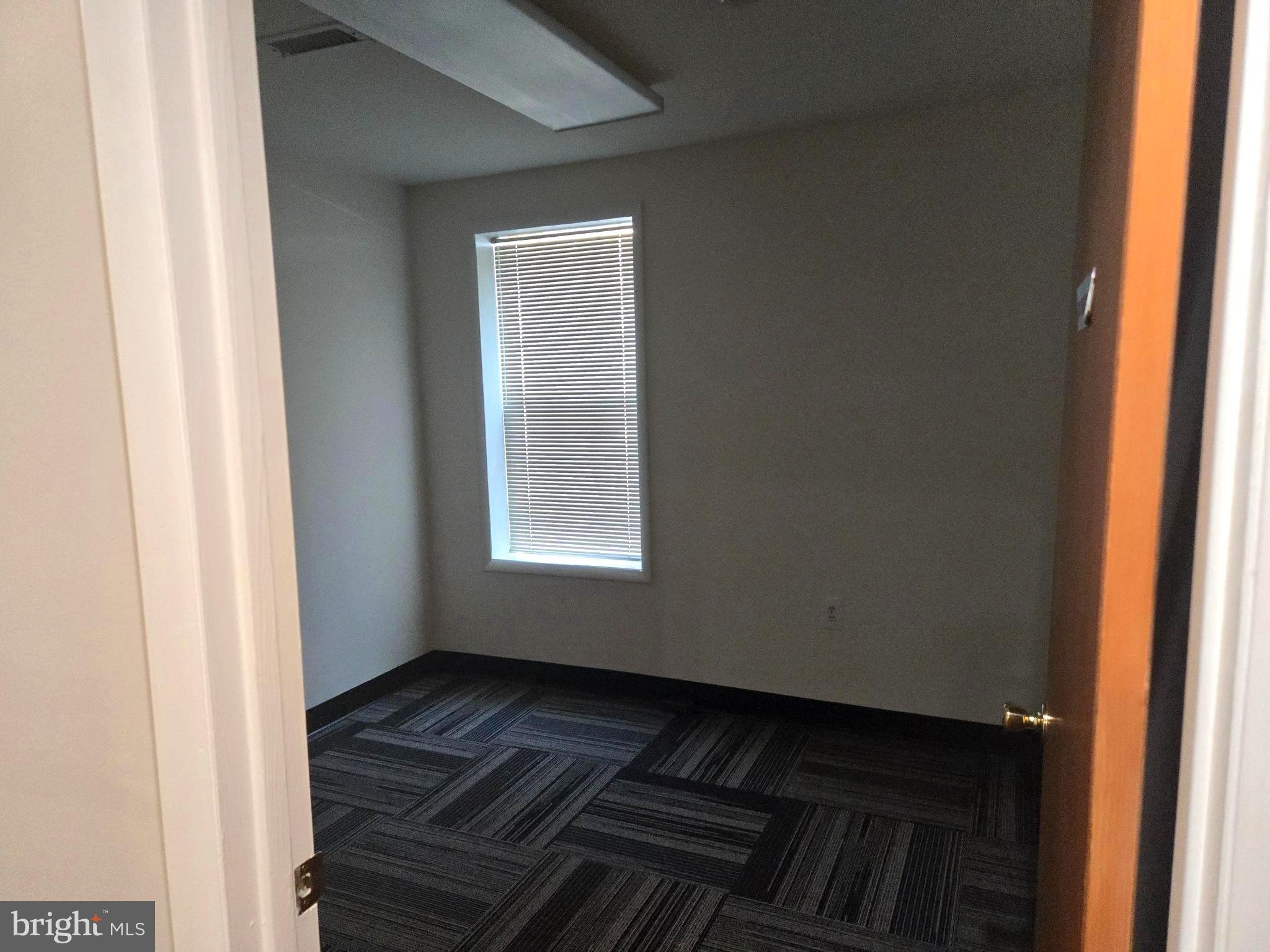 Real estate listing preview #8