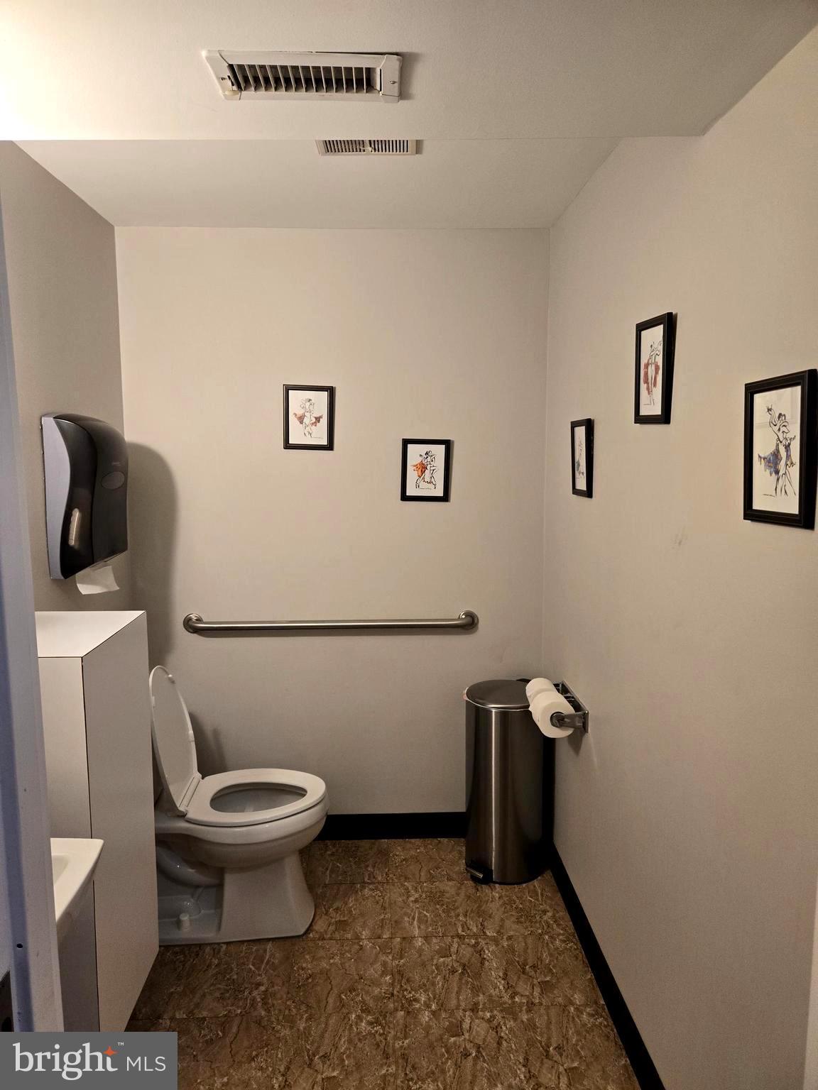 Real estate listing preview #11