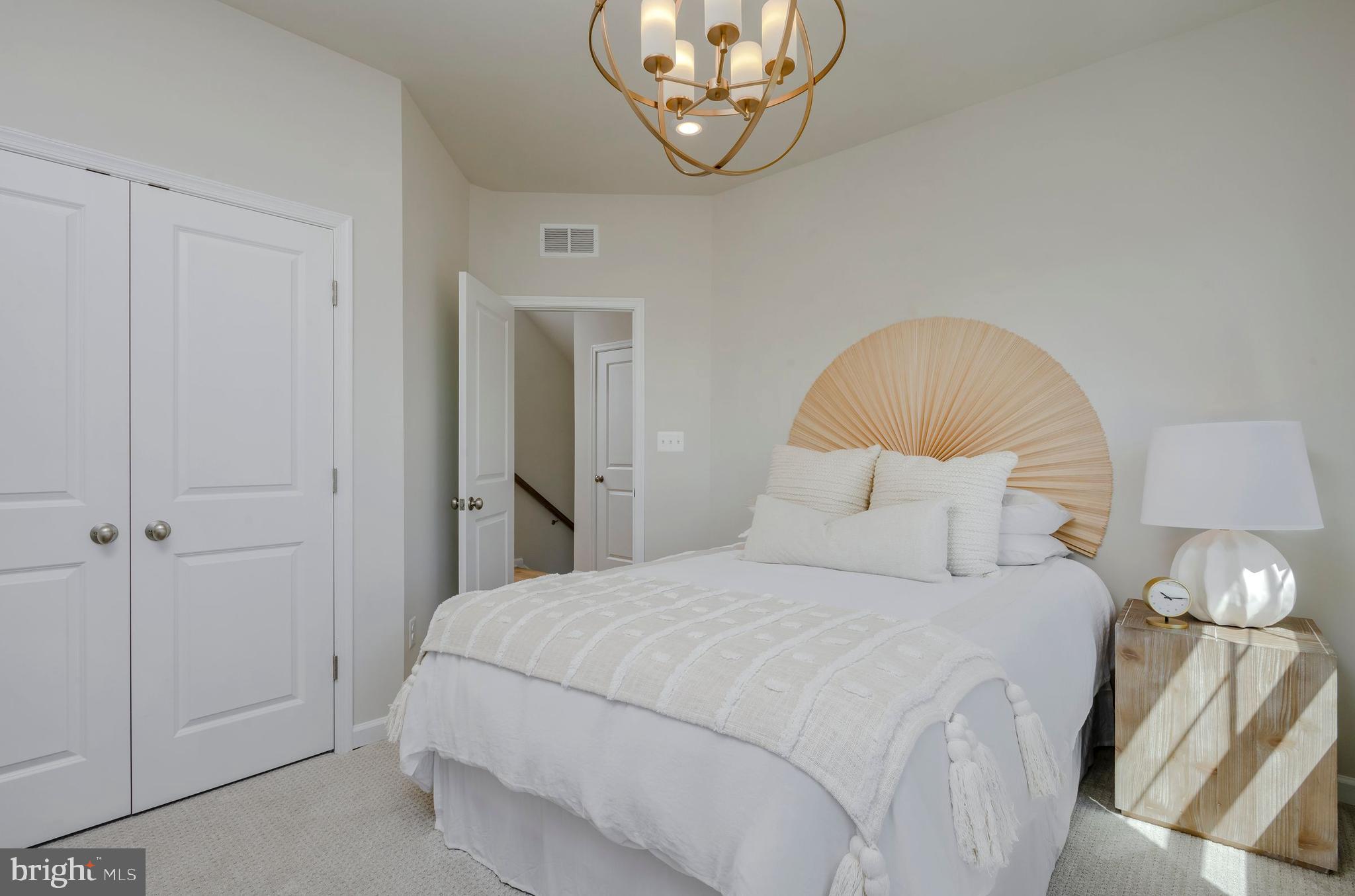 Real estate listing preview #10