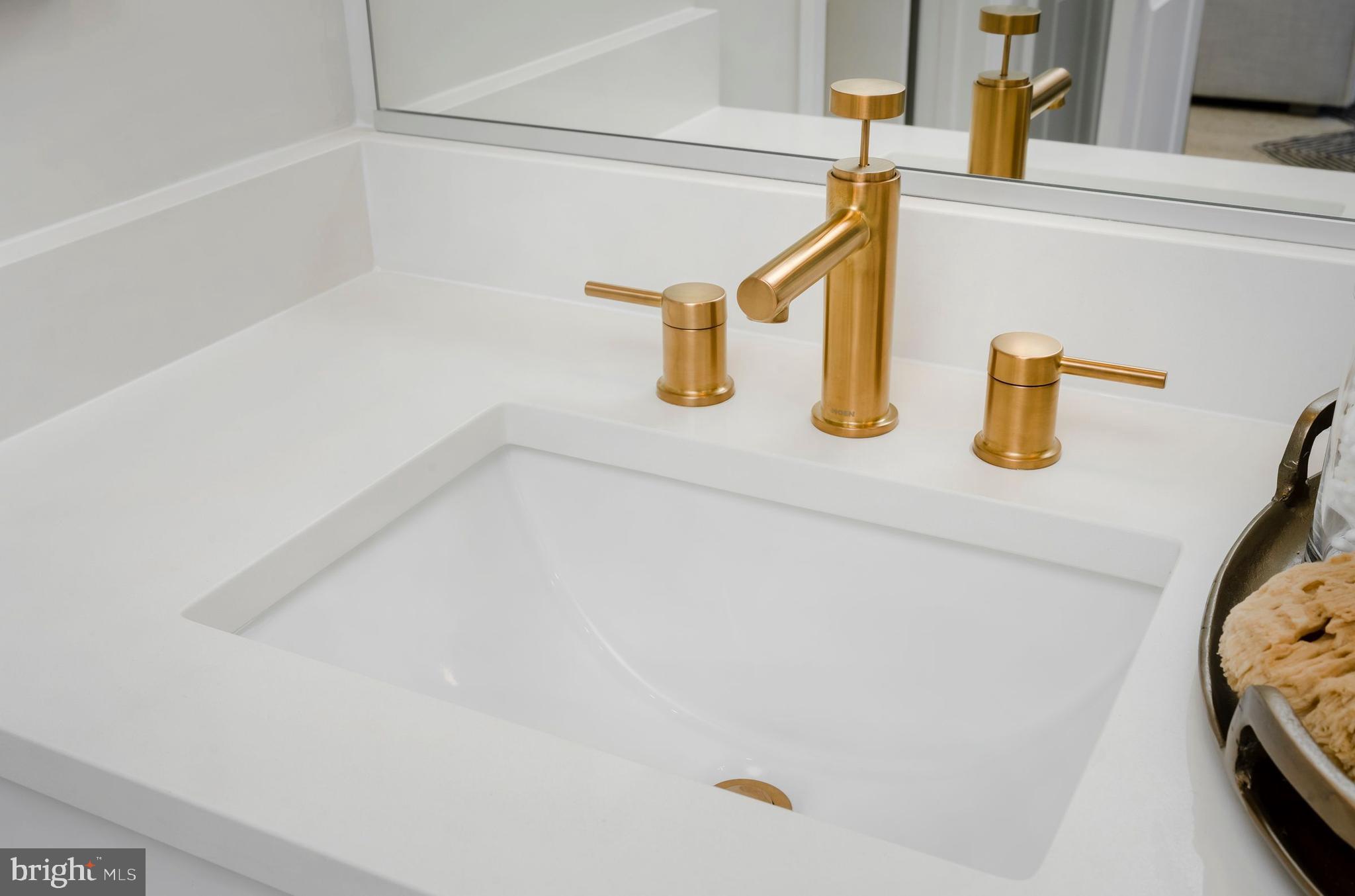 Real estate listing preview #24