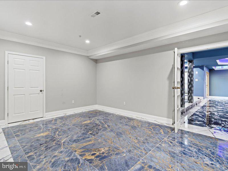 Real estate listing preview #15