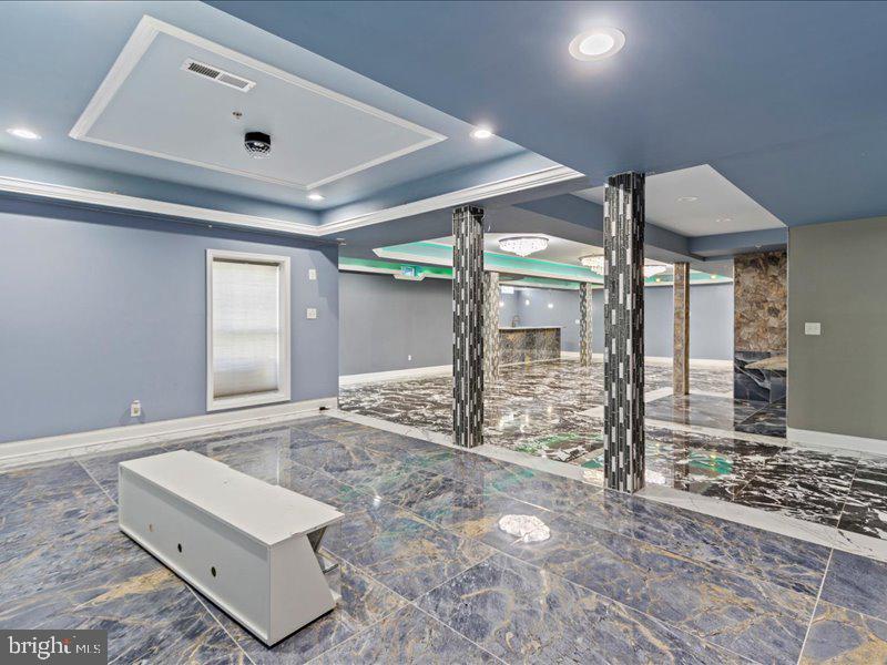 Real estate listing preview #14