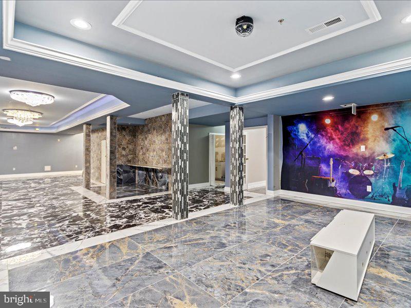 Real estate listing preview #16