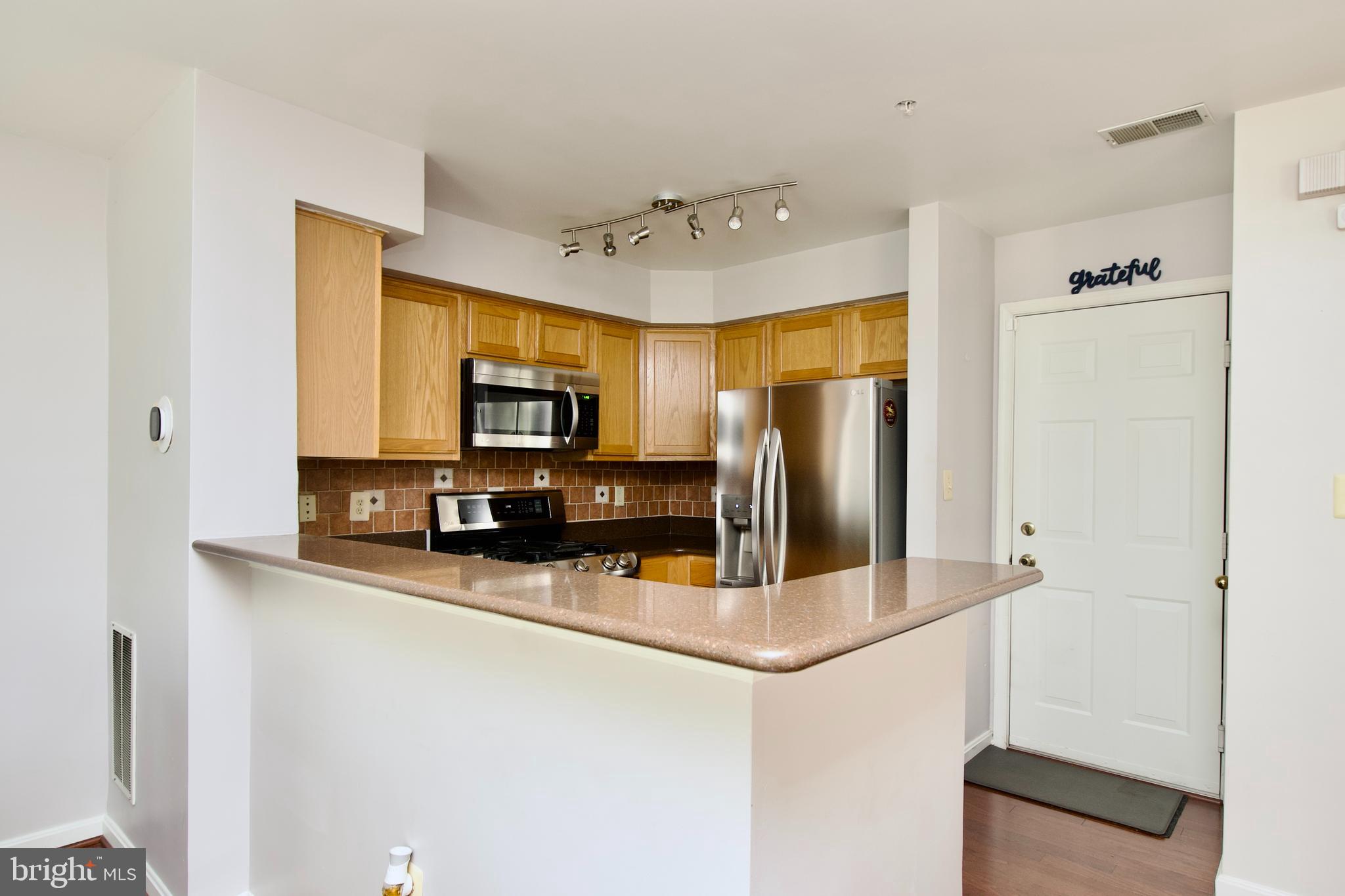 Real estate listing preview #12