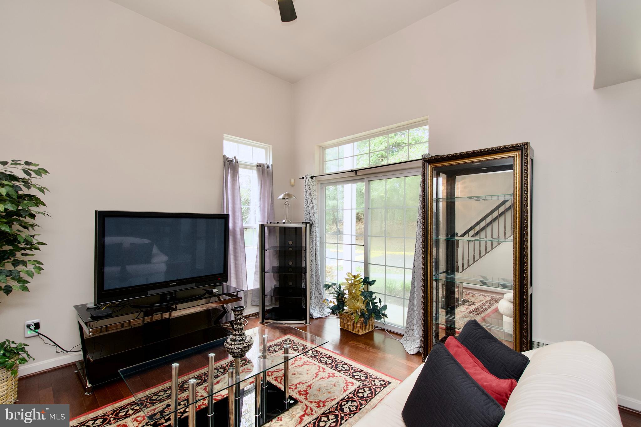 Real estate listing preview #6