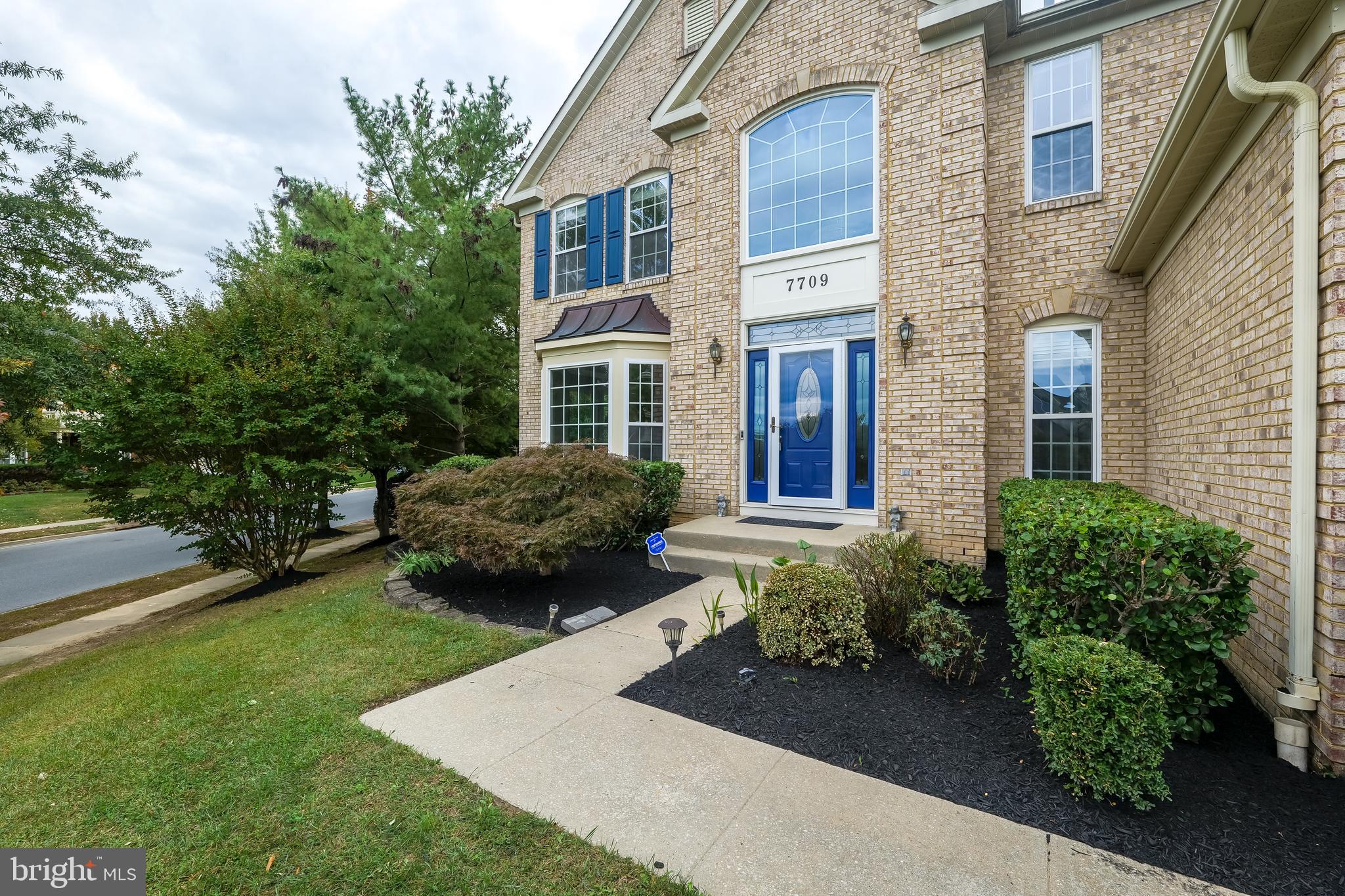 Real estate listing preview #6