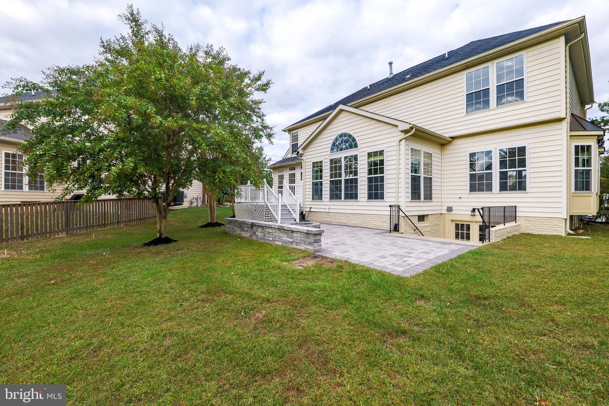 Real estate listing preview #8