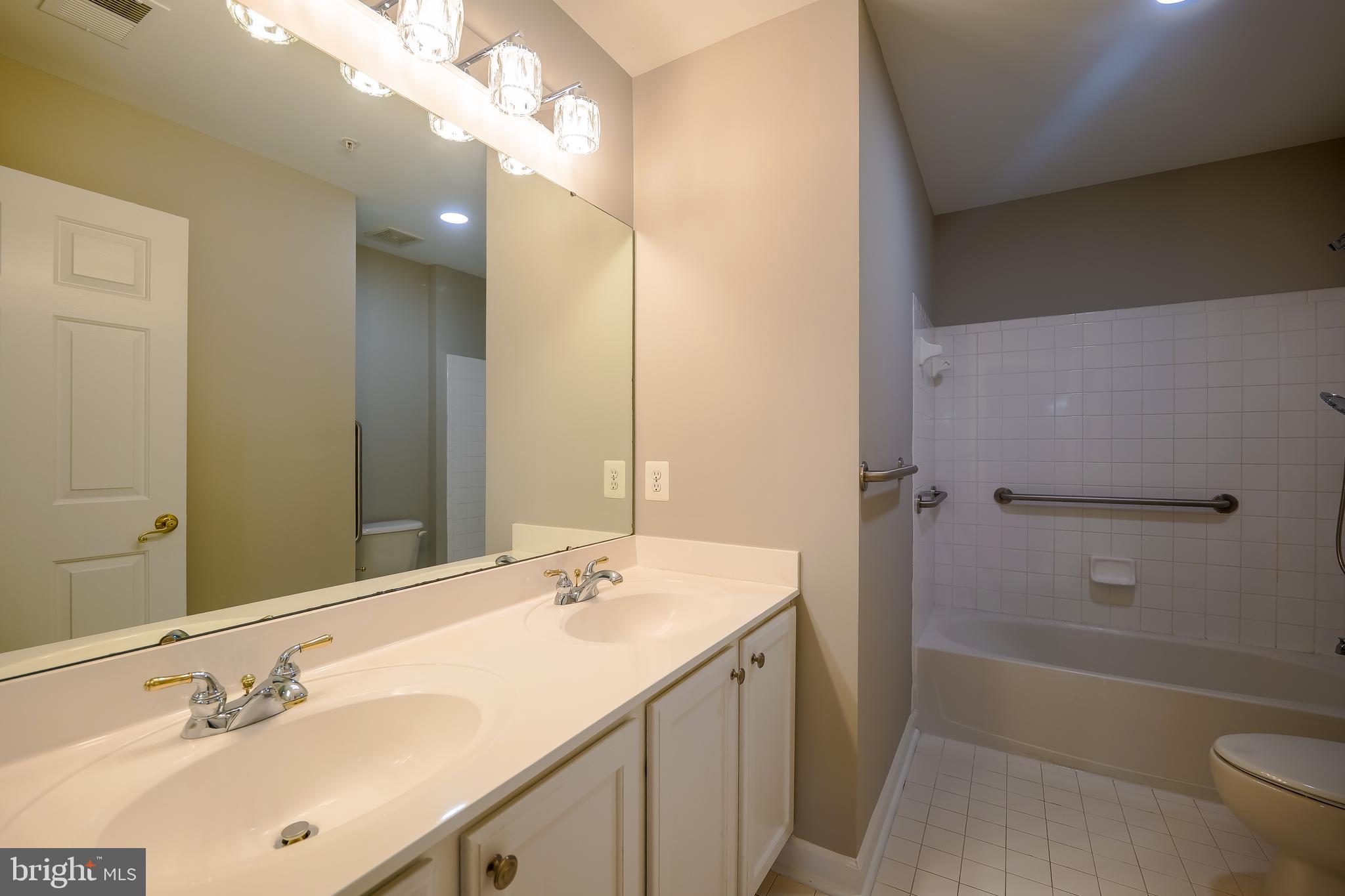 Real estate listing preview #10