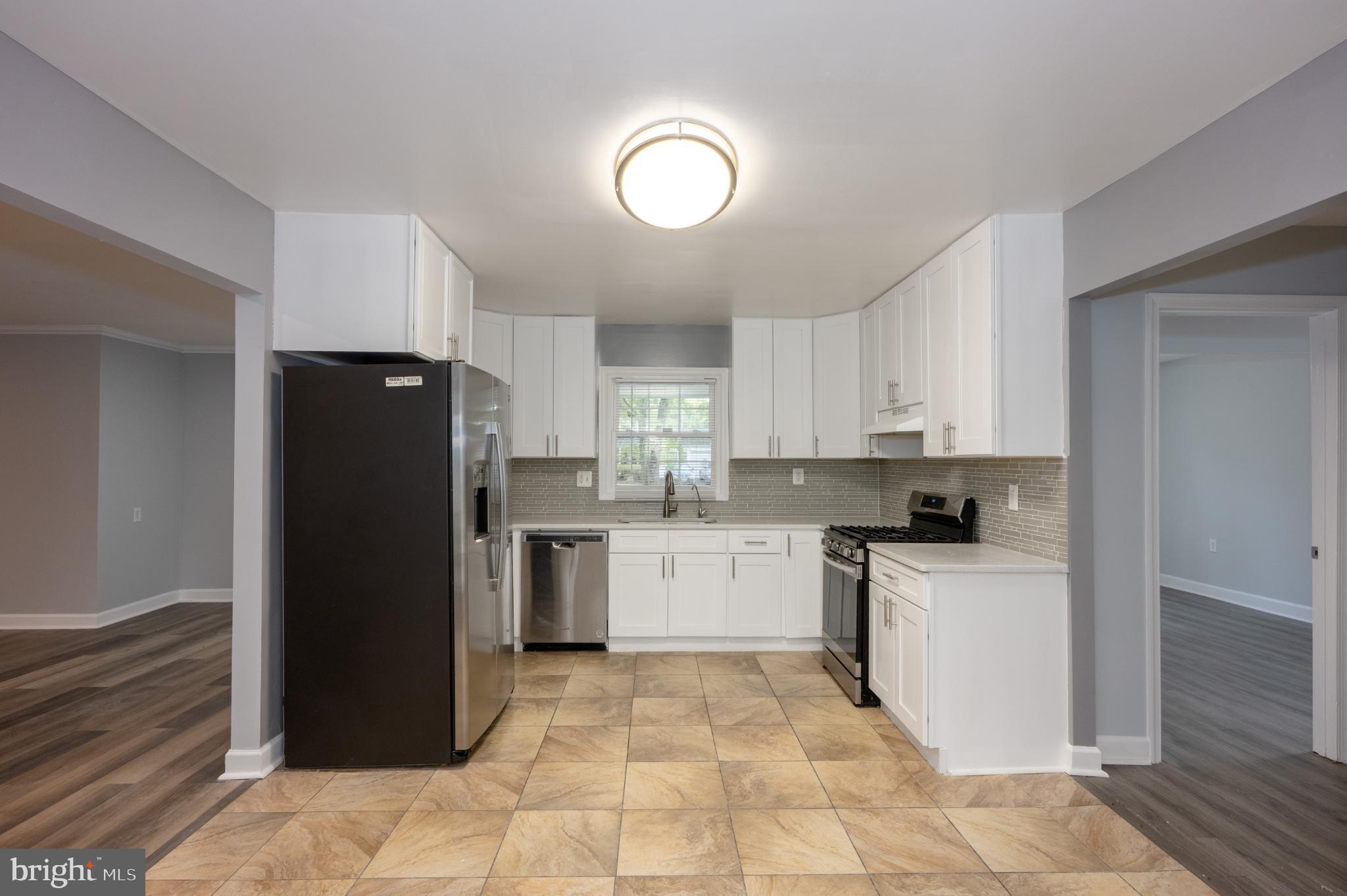 Real estate listing preview #11