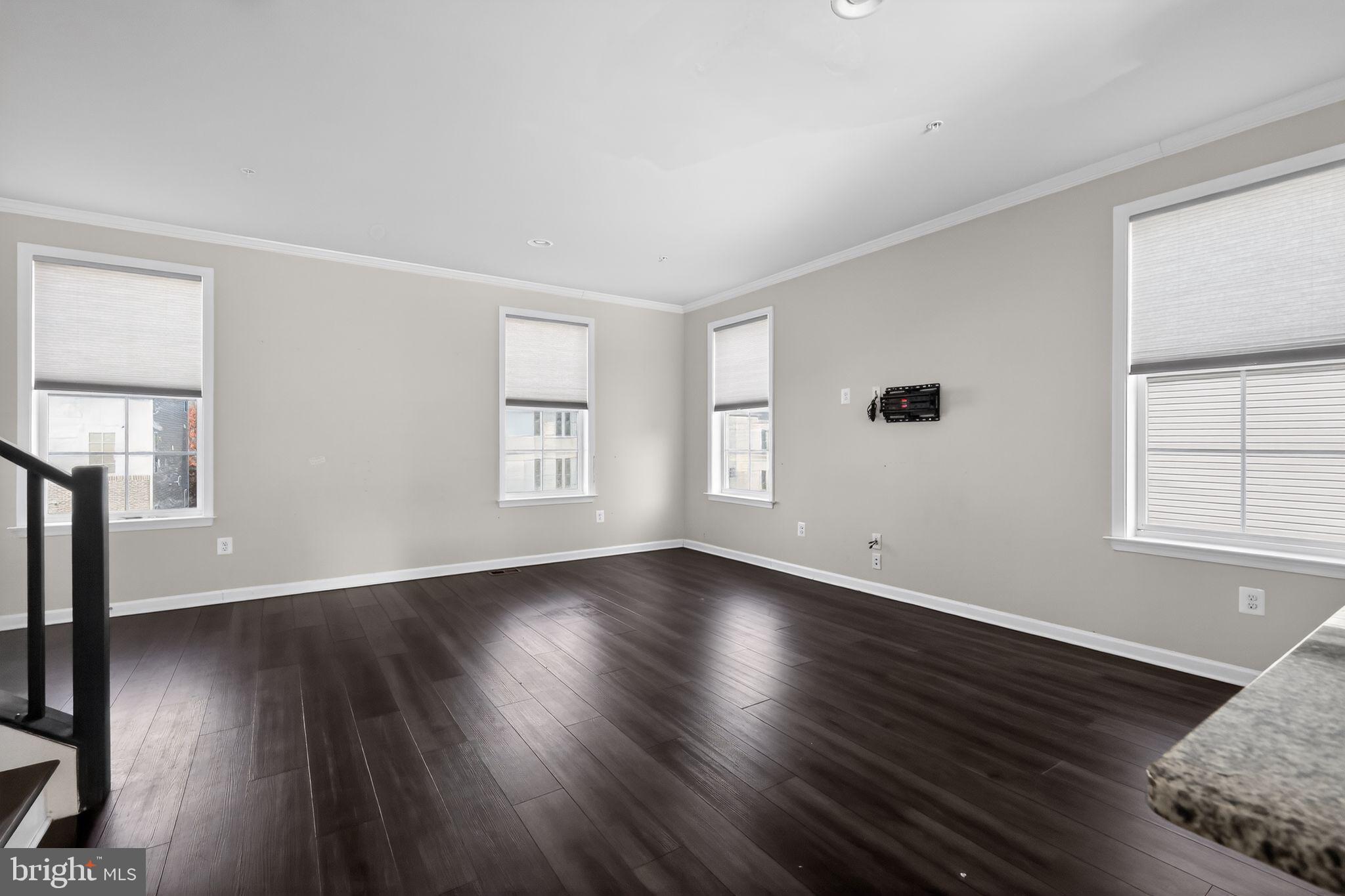 Real estate listing preview #5