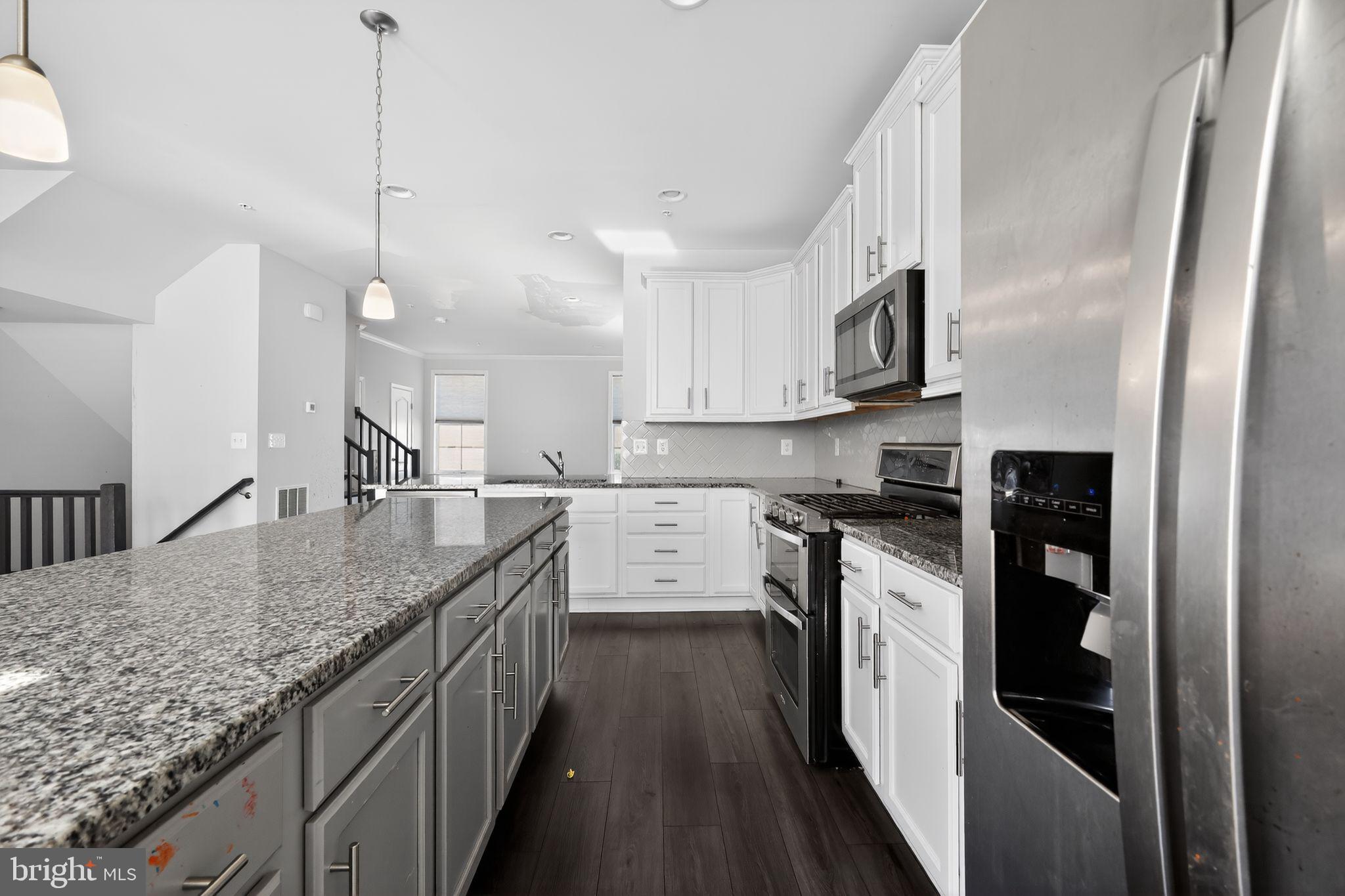 Real estate listing preview #8