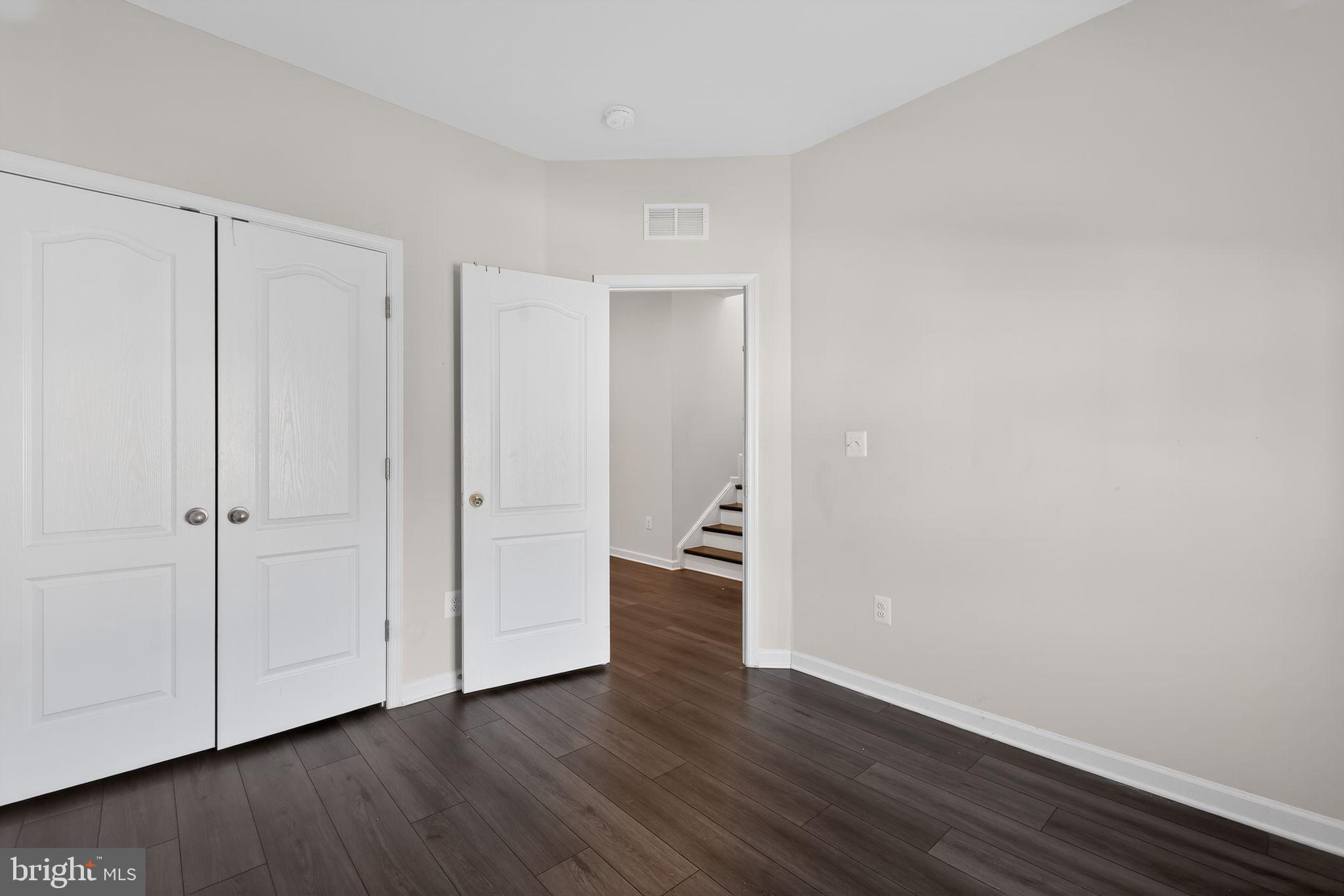 Real estate listing preview #16