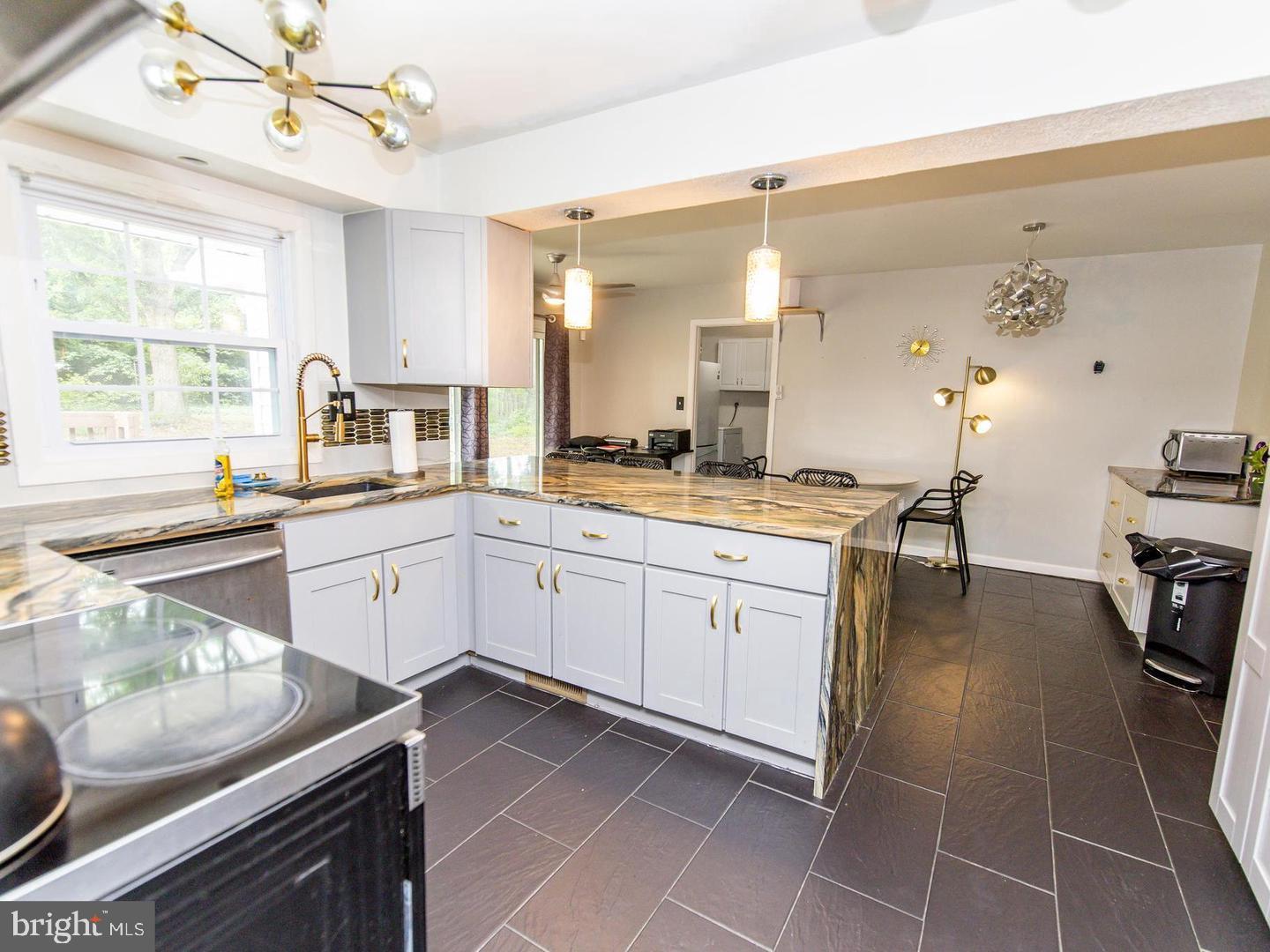 Real estate listing preview #3