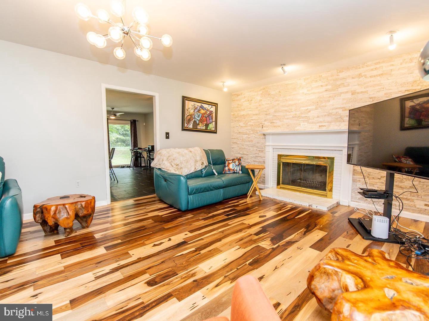 Real estate listing preview #9