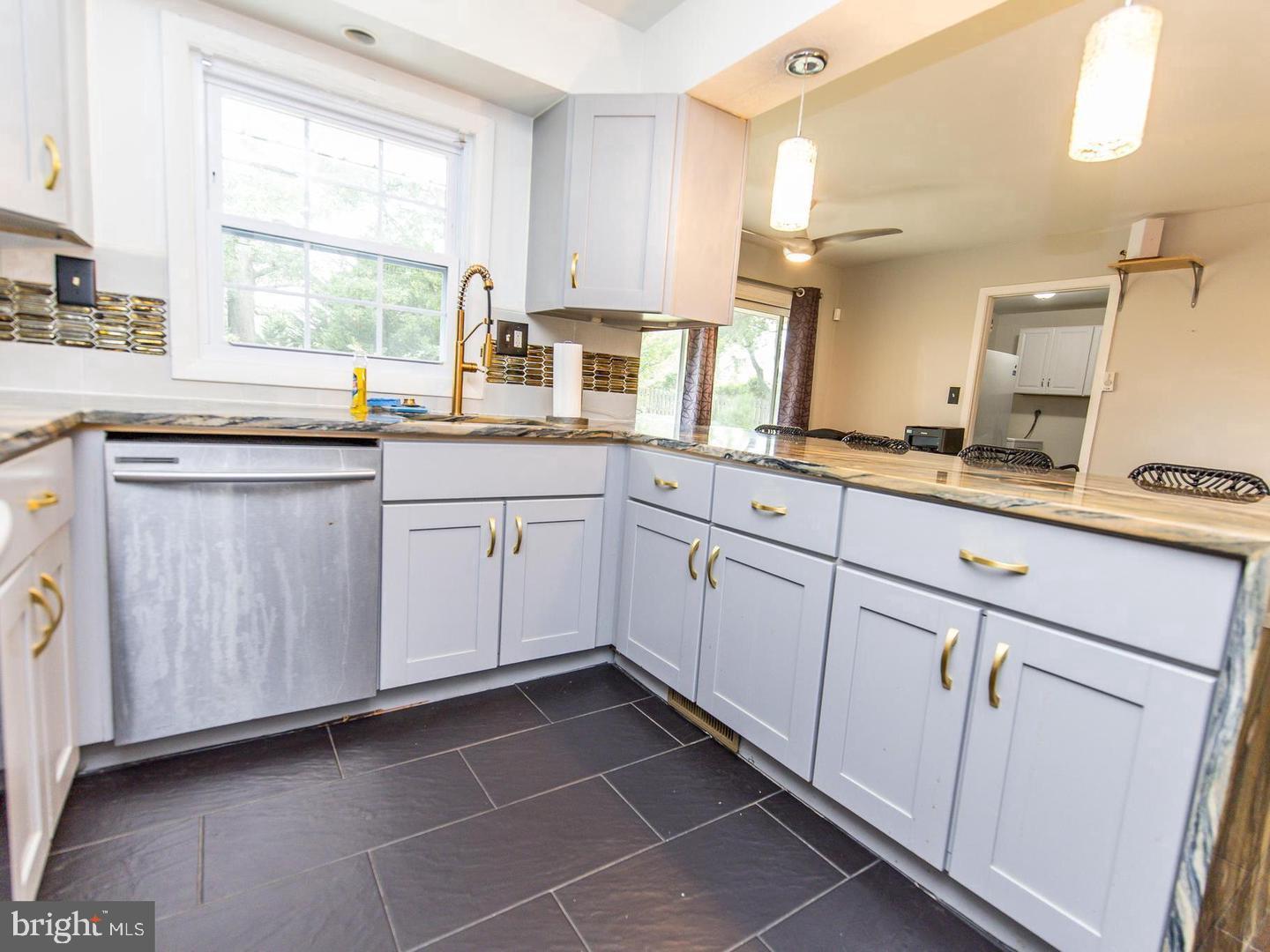 Real estate listing preview #17