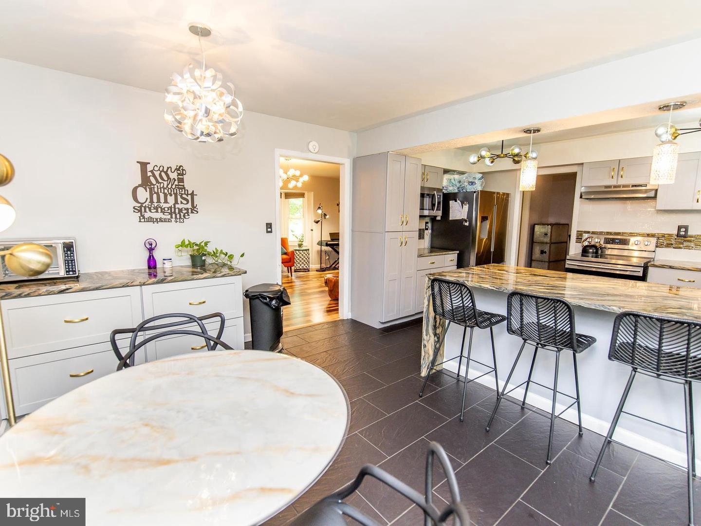 Real estate listing preview #18