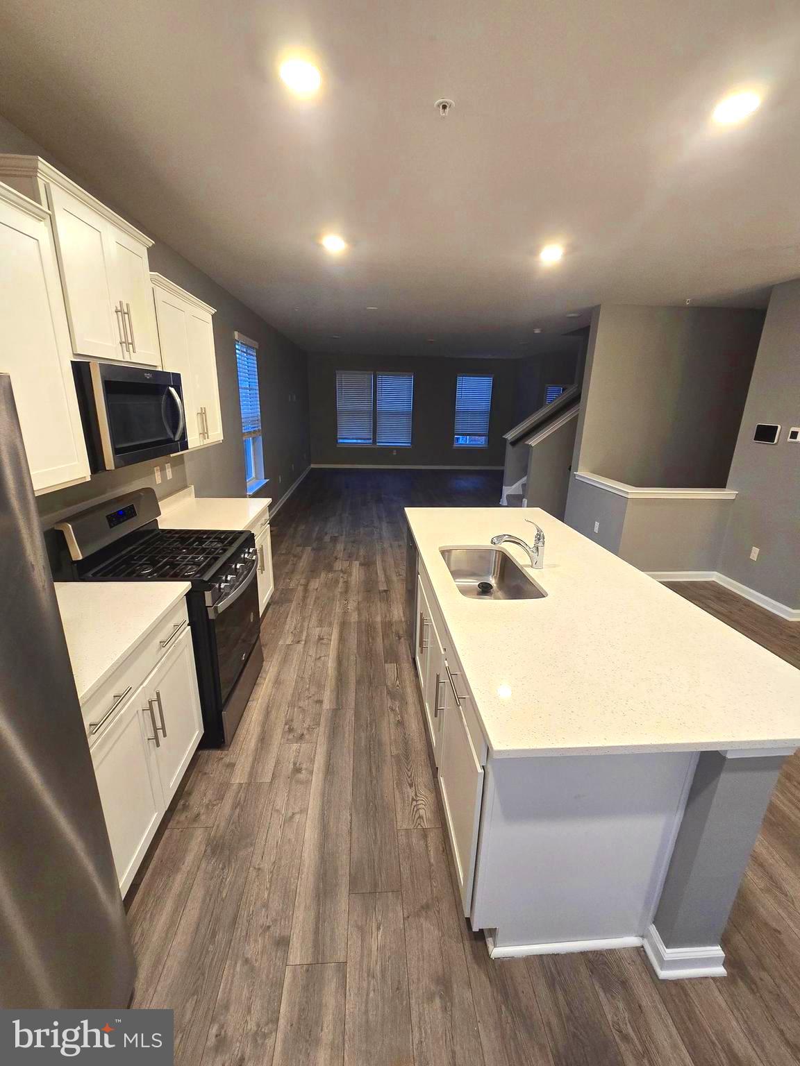 Real estate listing preview #3