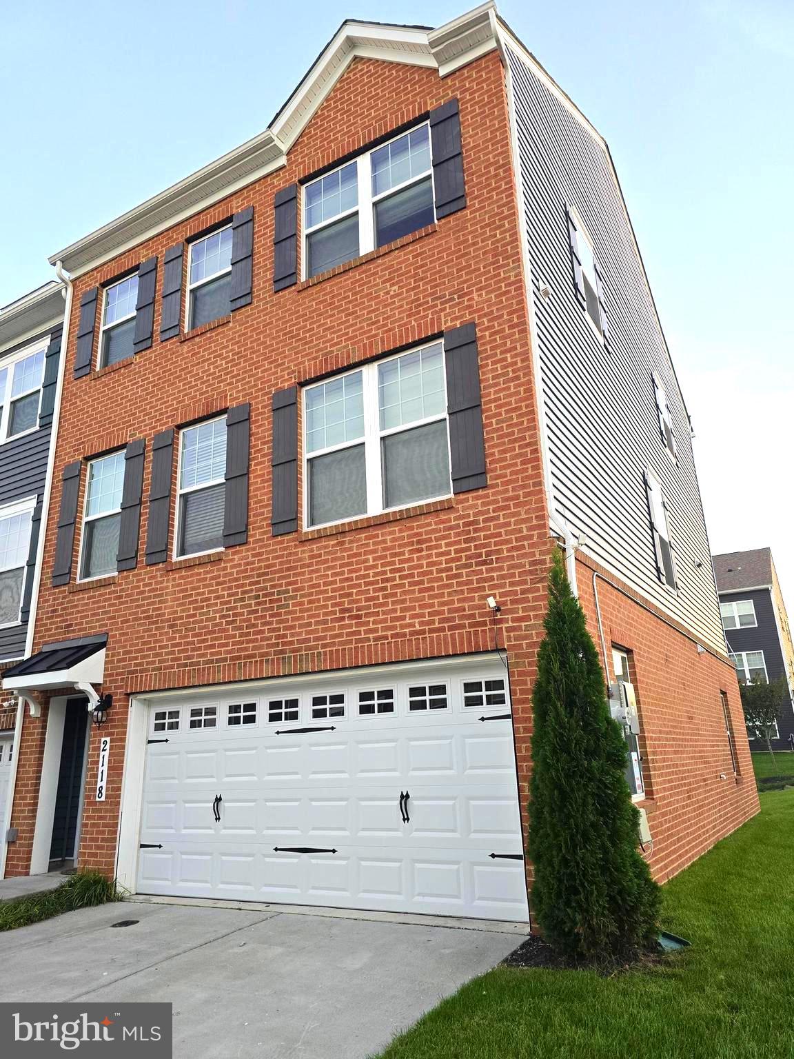 Real estate listing preview #8