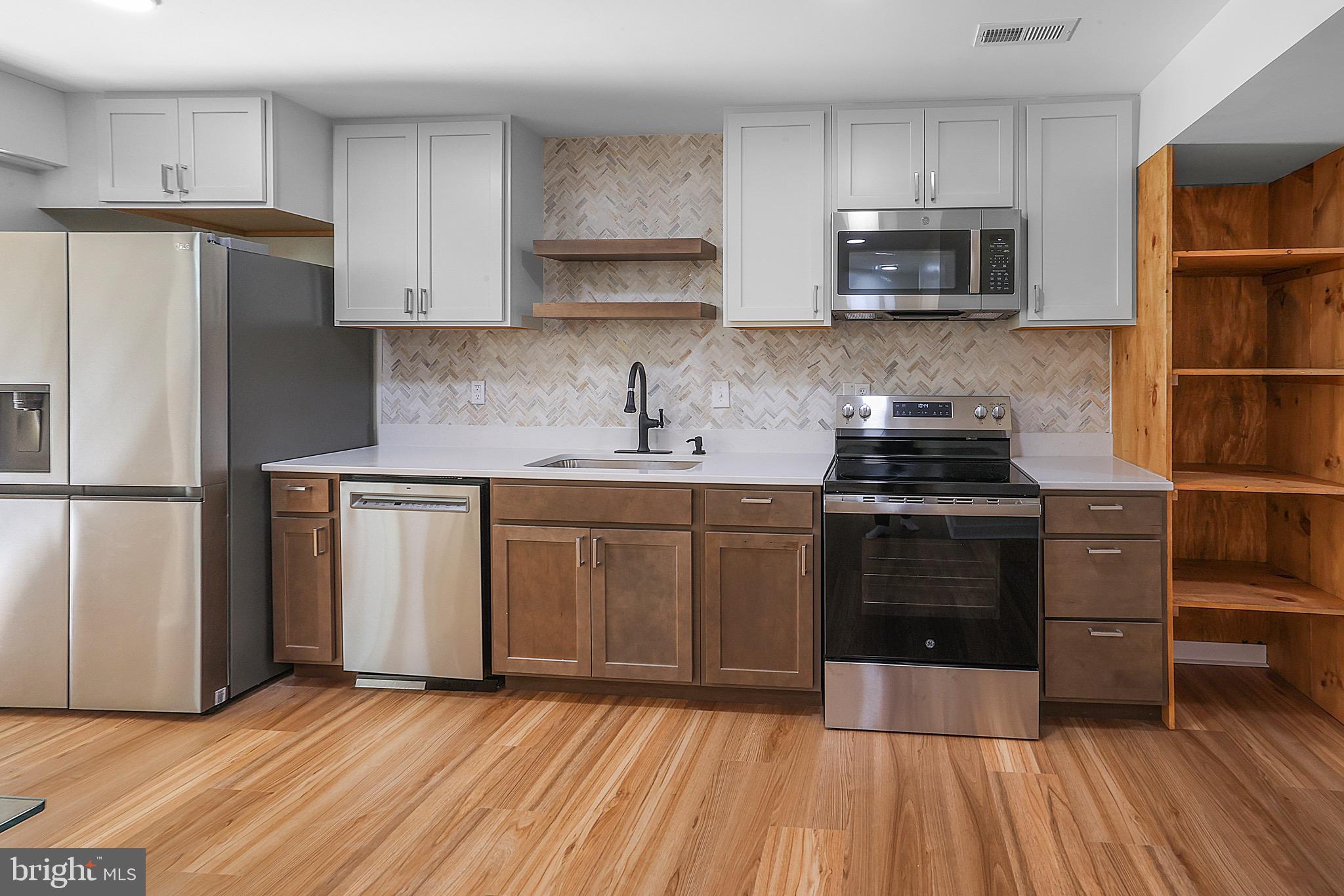 Real estate listing preview #5