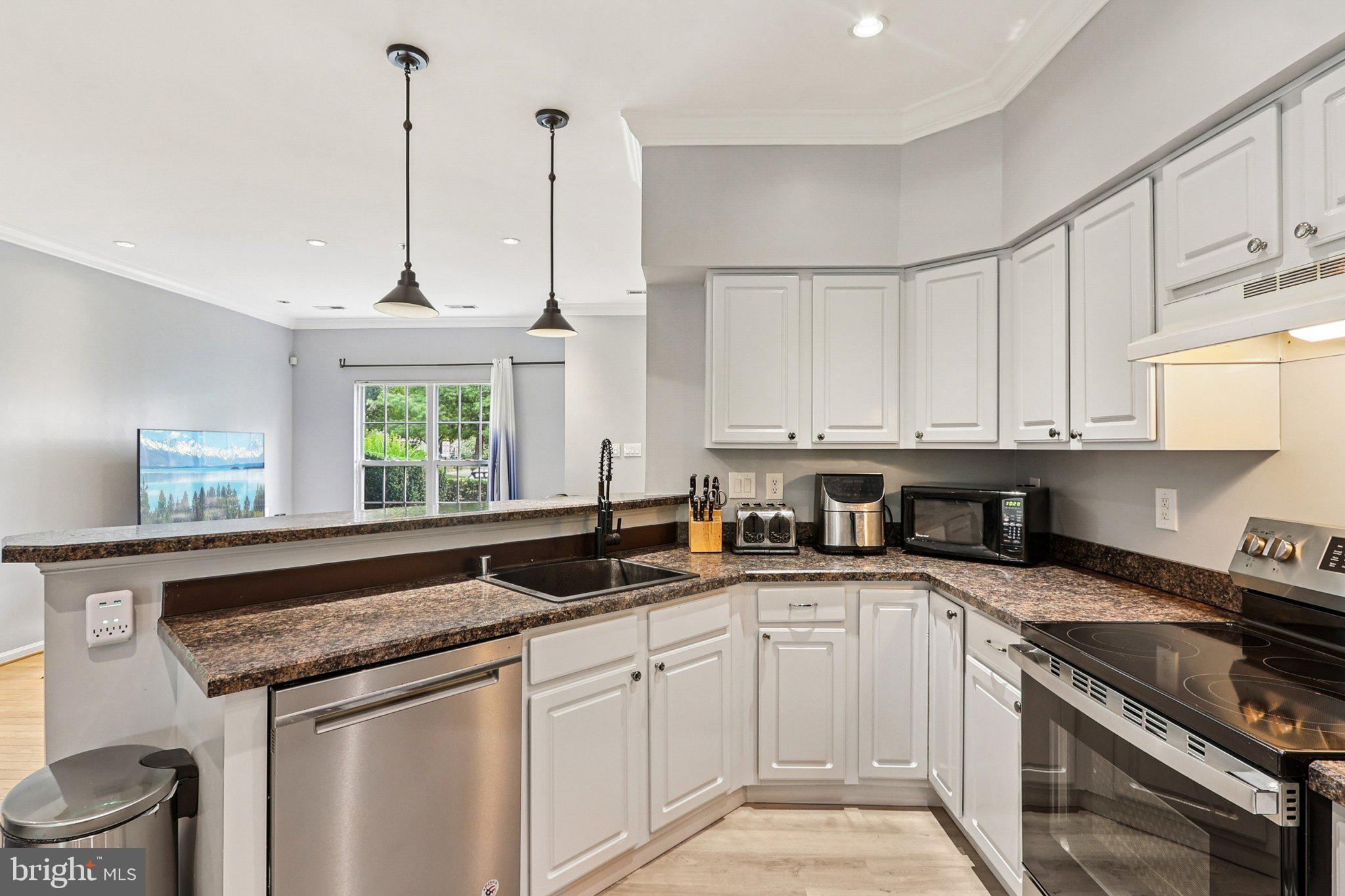 Real estate listing preview #16